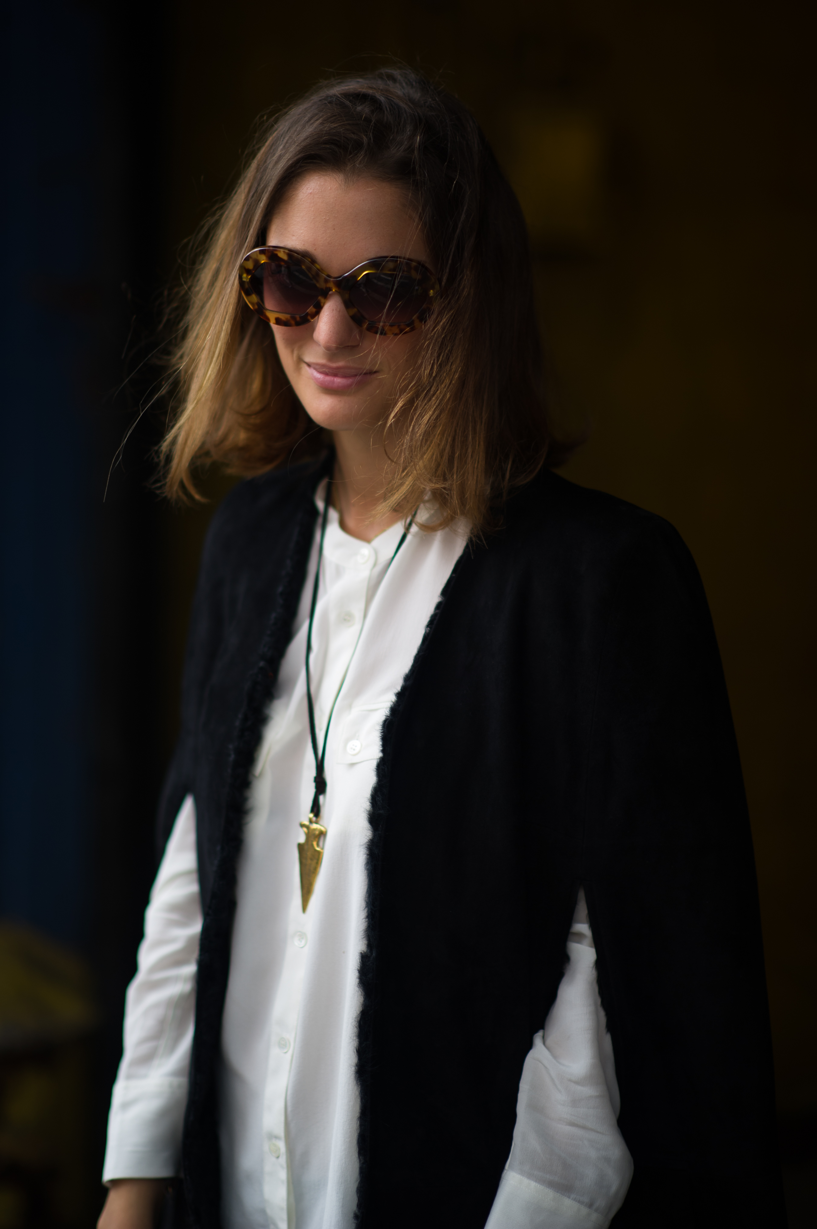 Argentinian blogger wearing big glasses