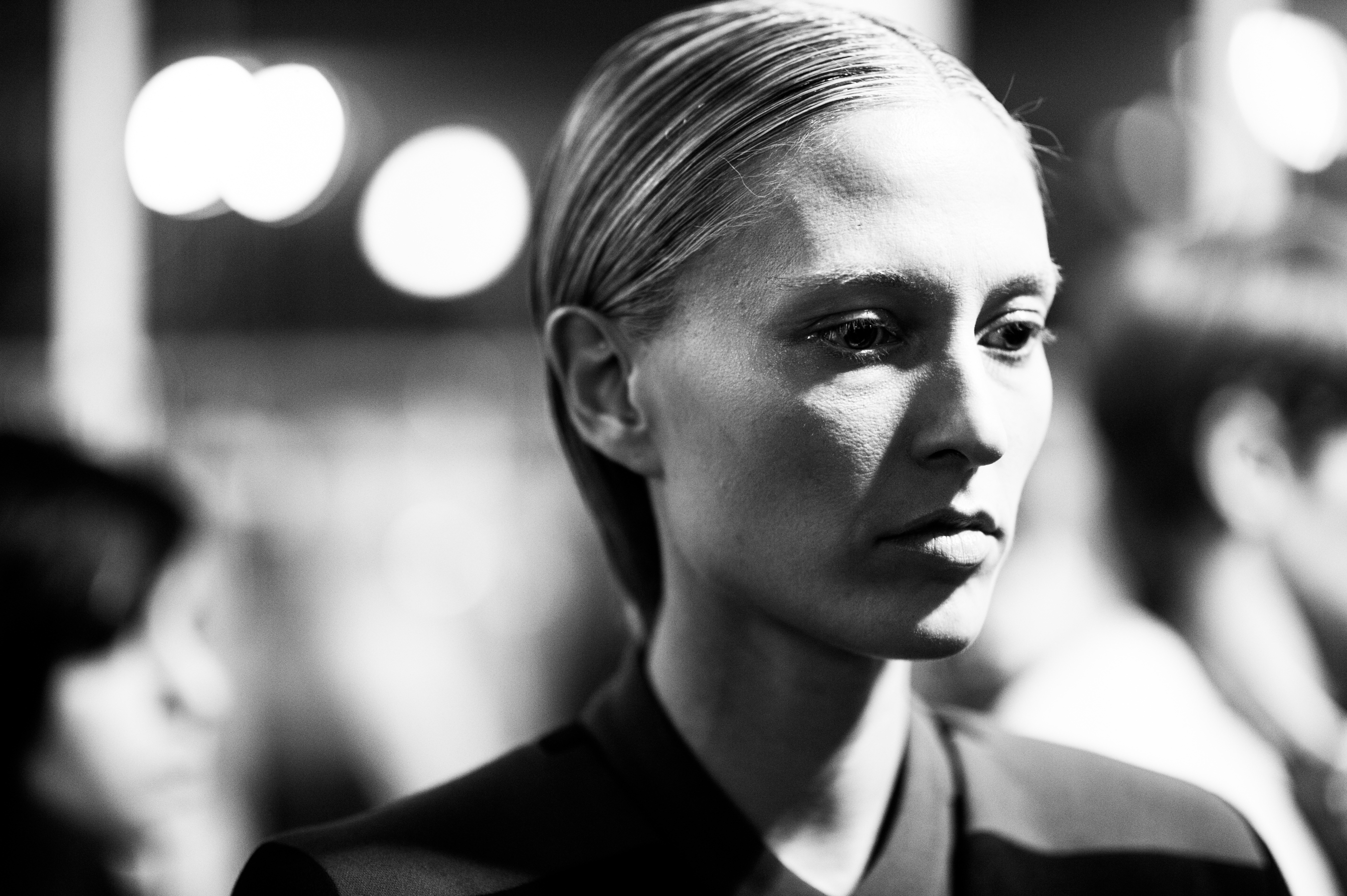 Female-Model-Backstage-Fashion-Week