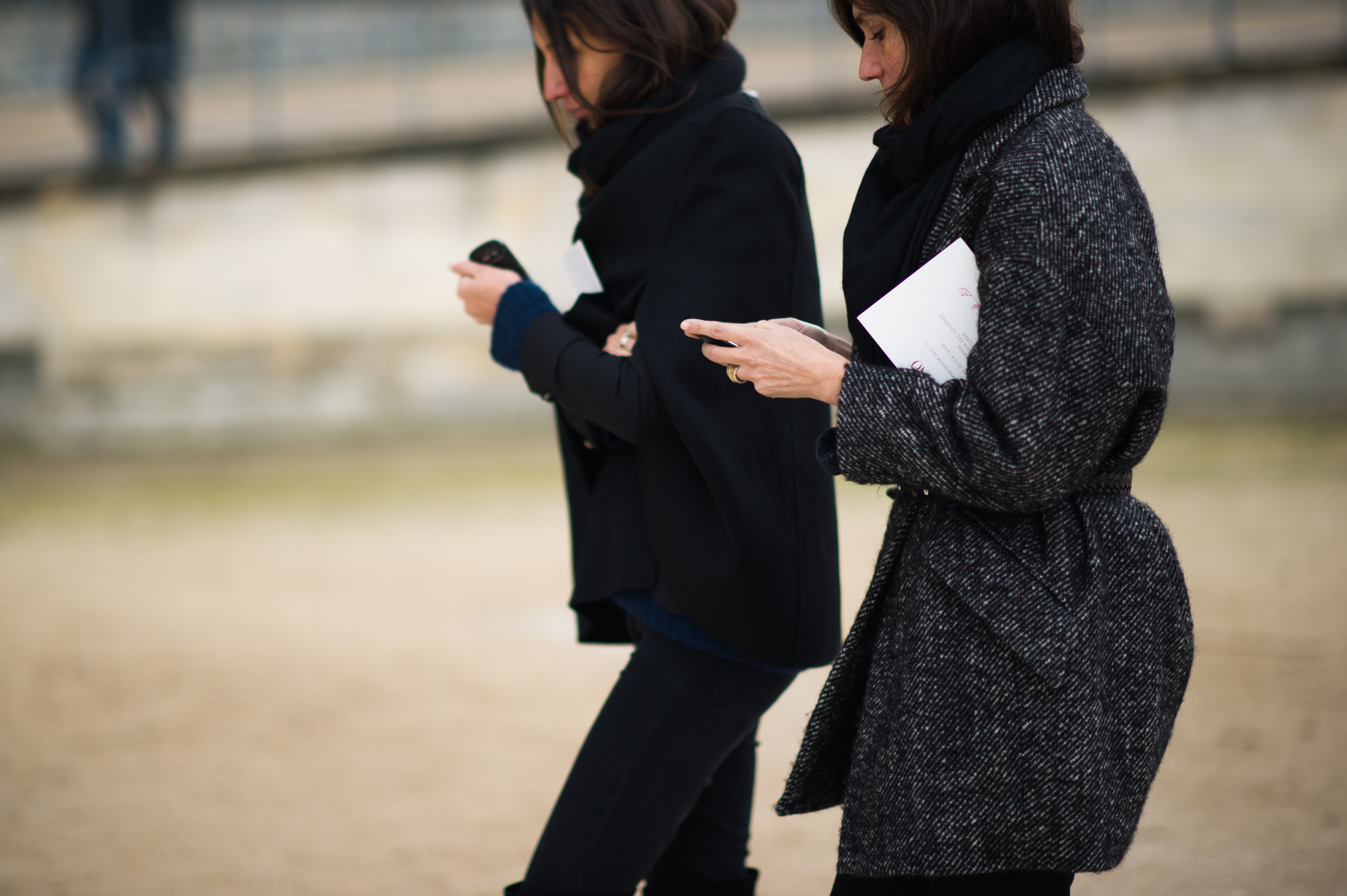 Two-Editors-Before-Show-Tuileries