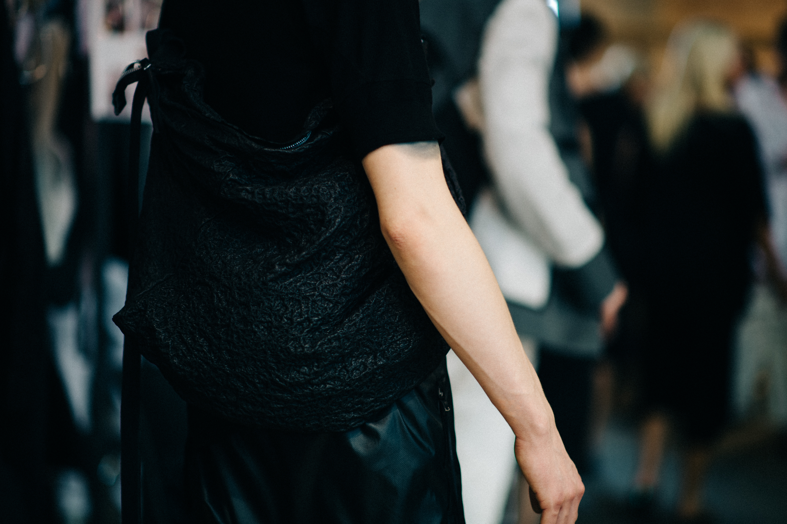 Scarred-Leather-Messenger-Bag-Model