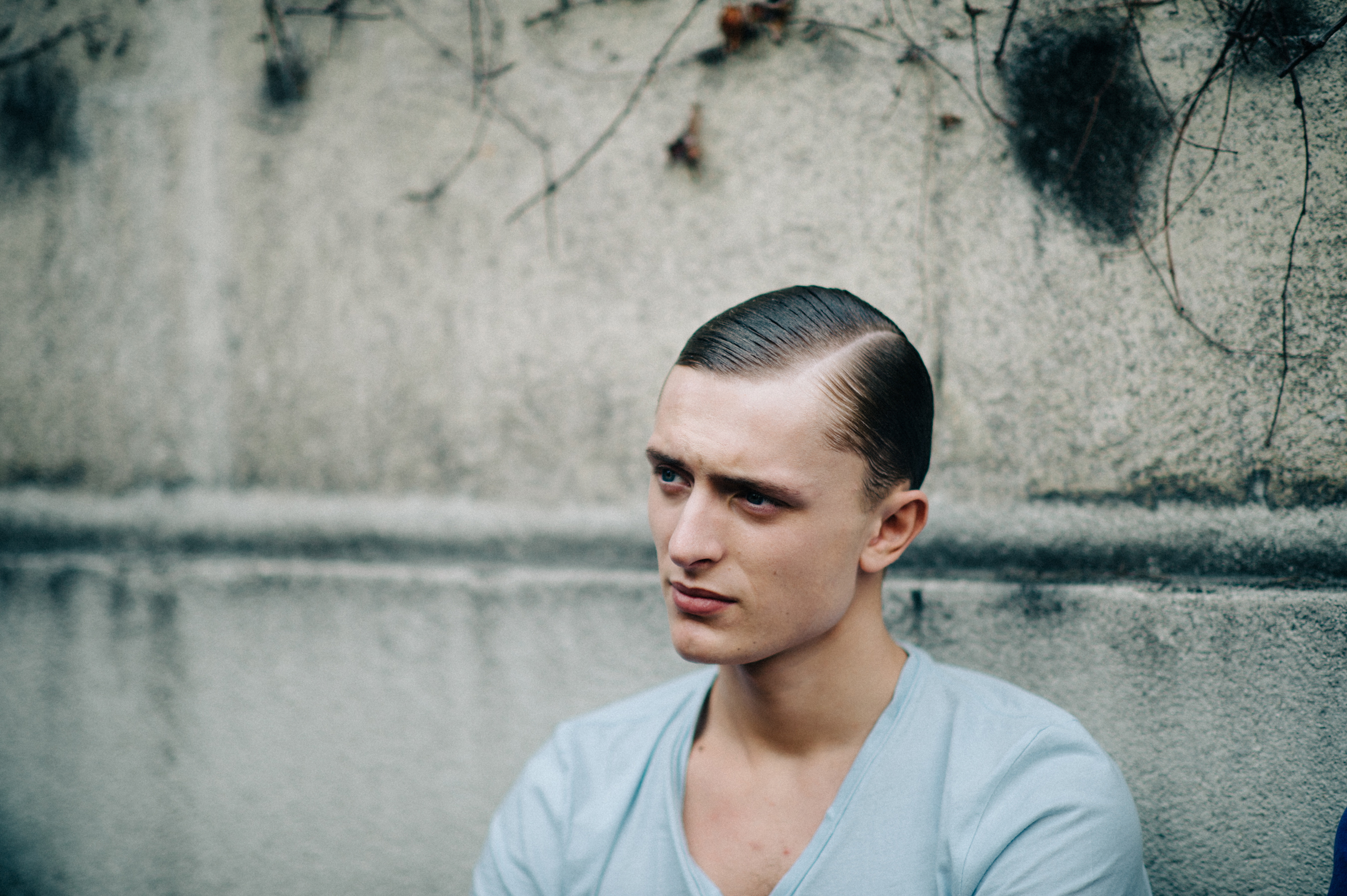 Male-Model-Before-Fashion-Show