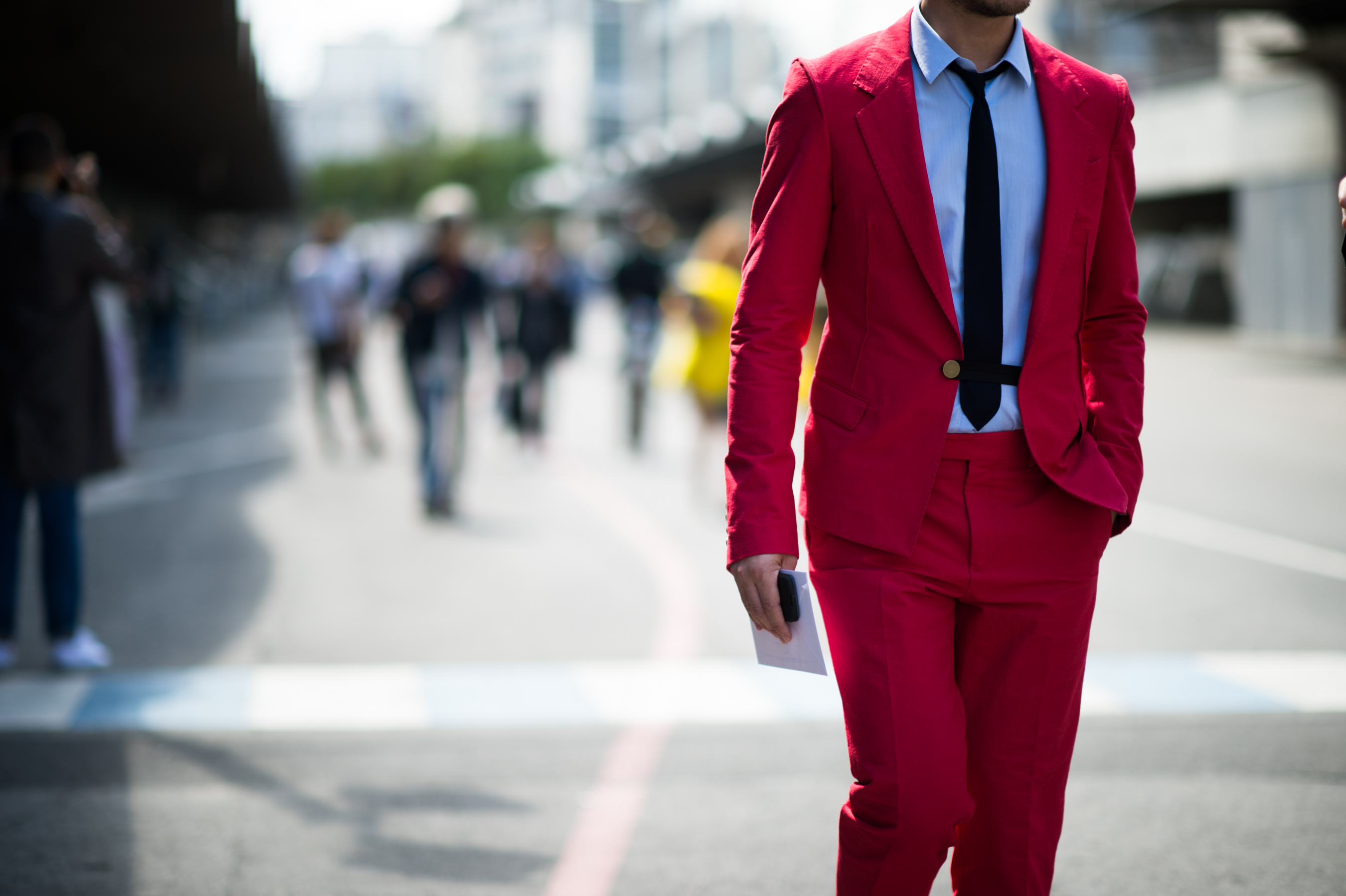 Red-Suit-Blue-Shirt-Detail