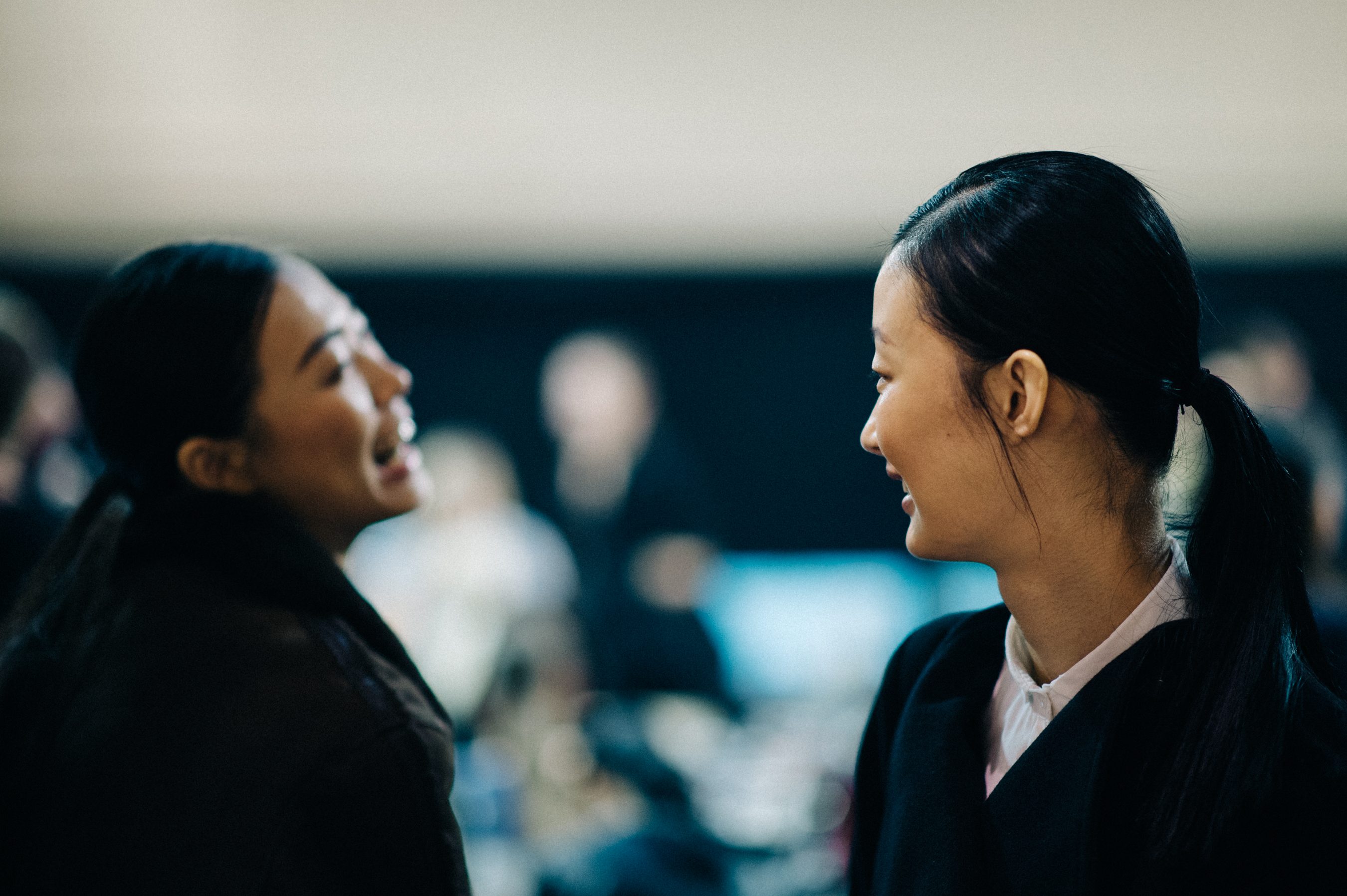 Chinese-Models-Laughing-Before-Show