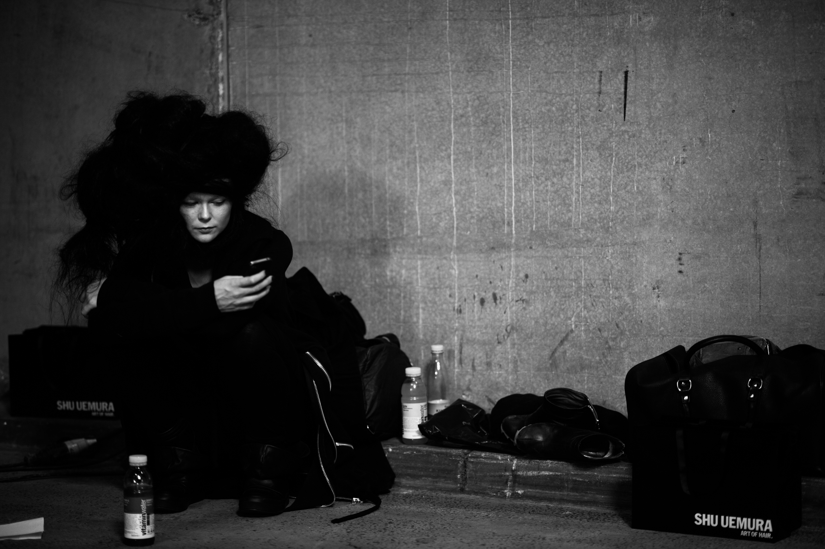 Model-Wig-Backstage-Fashion-Show