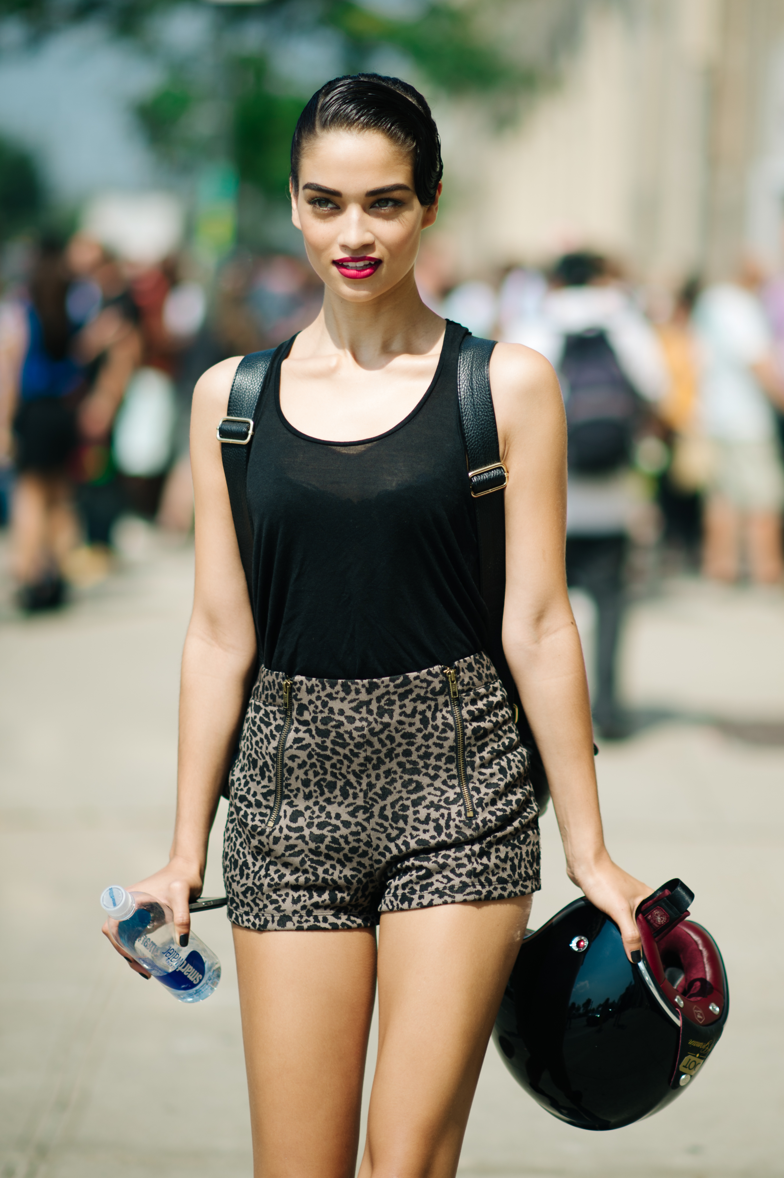 Model-Motorcycle-Helmet-Fashion-Week