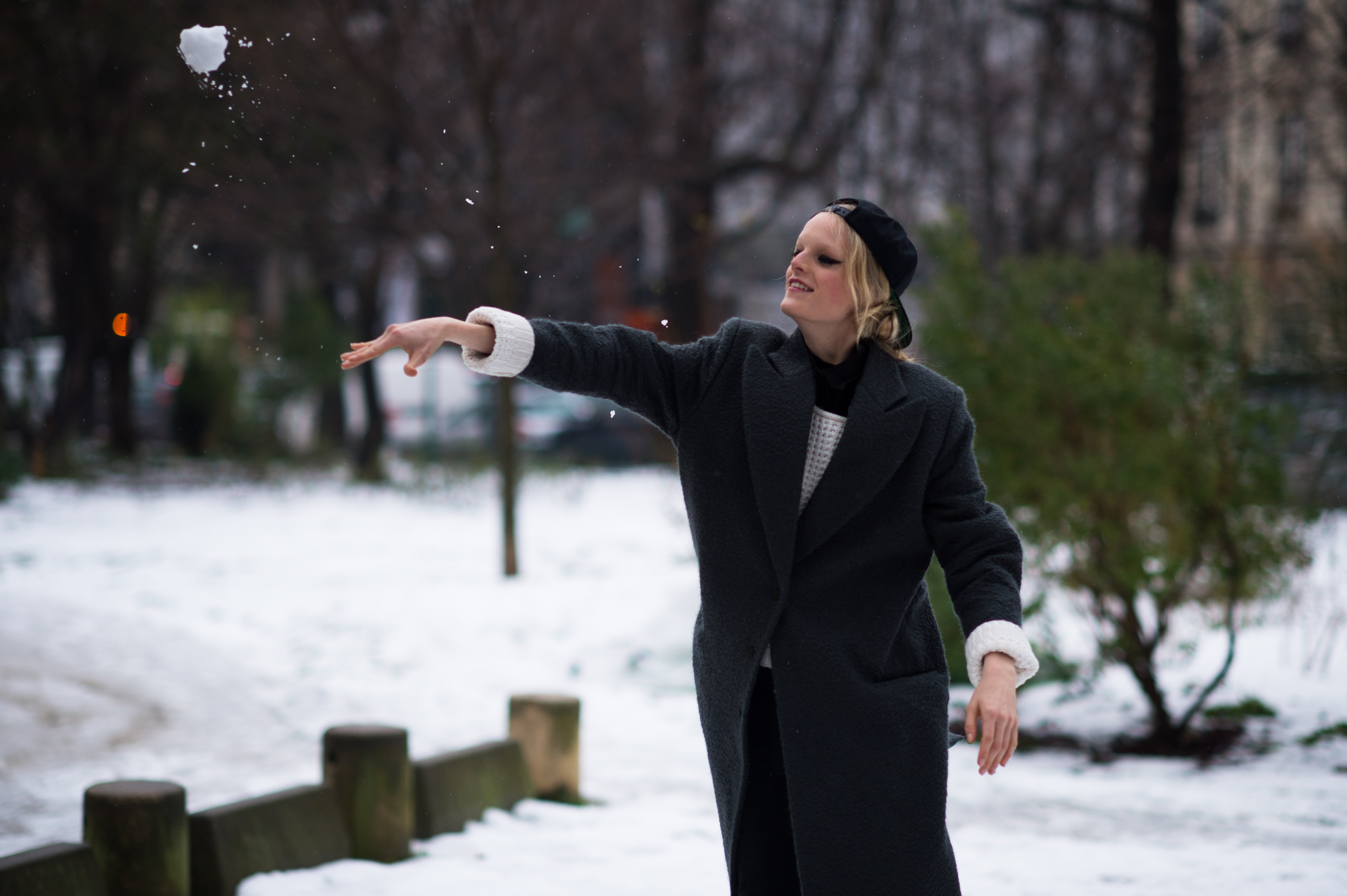 Belgian model throwing snowball at photographers