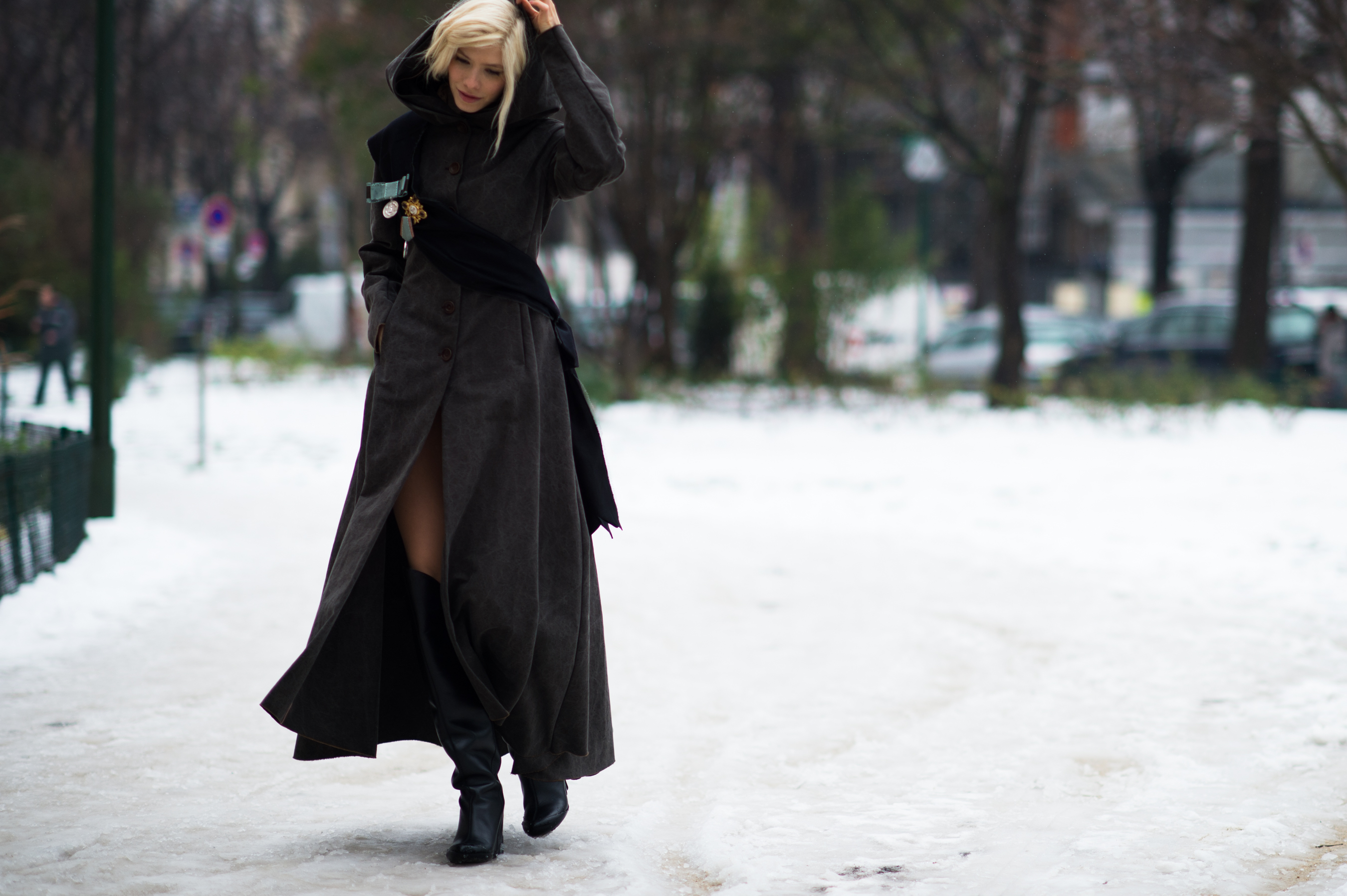 Russian-Model-Socialite-Coat-Snow