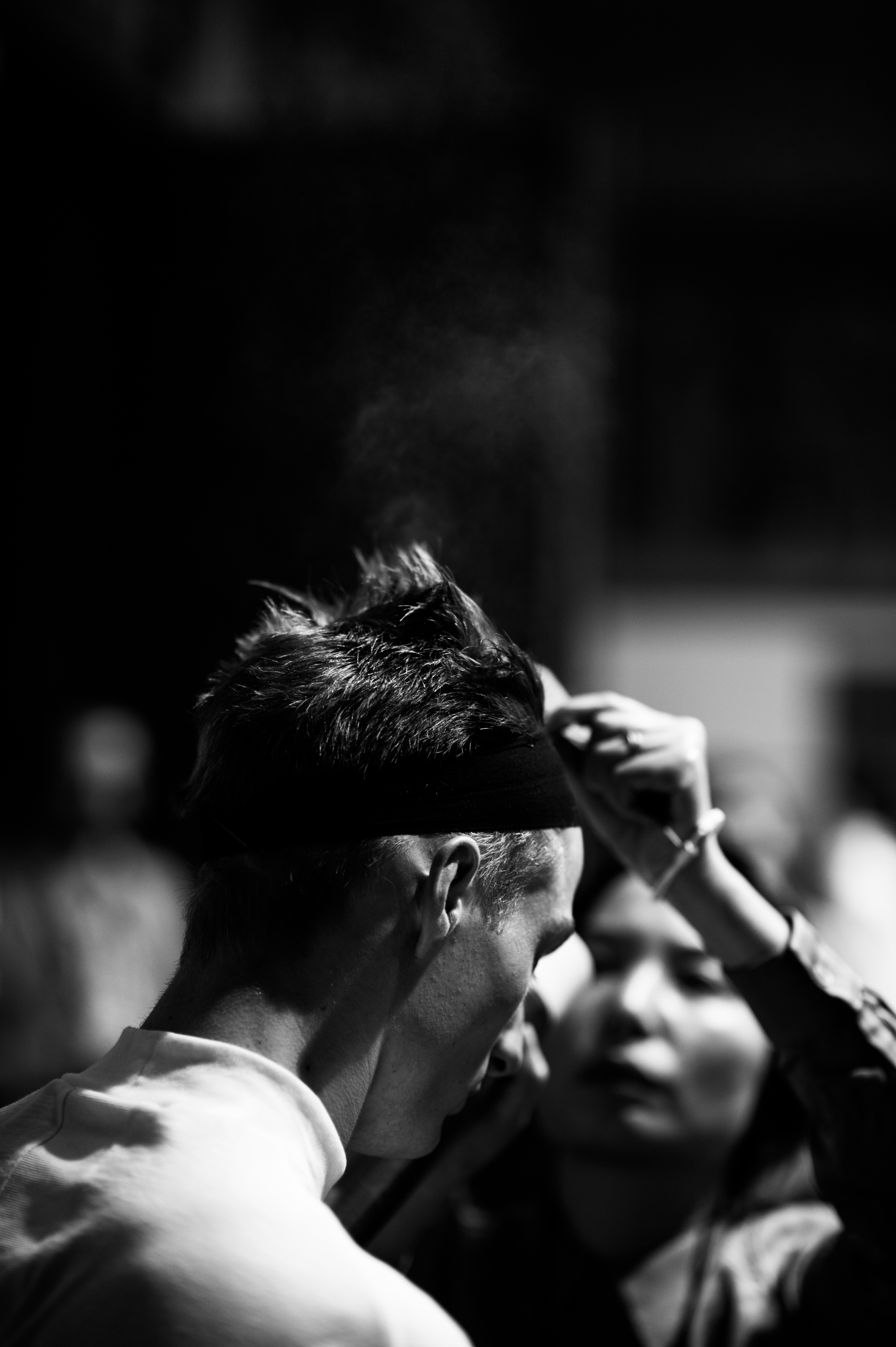 Male-Model-Hairspray-Before-Show