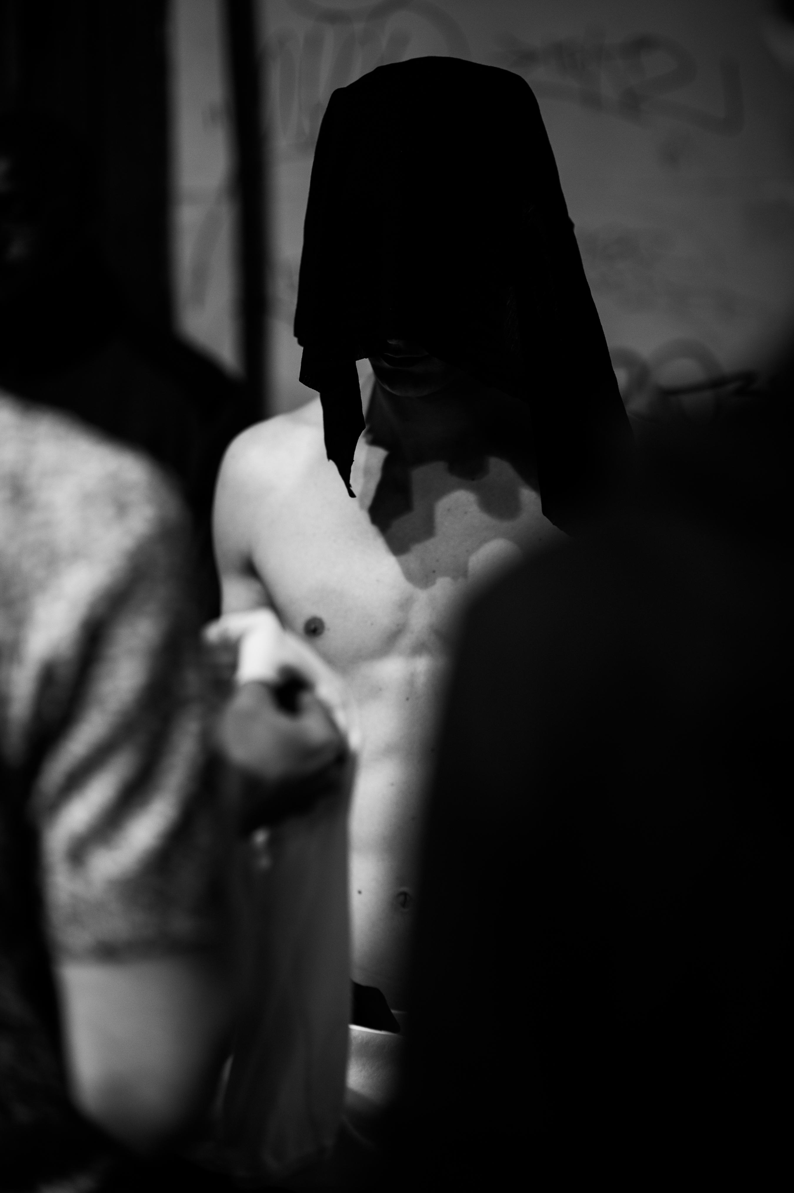 Male-Model-Shirtless-Before-Show