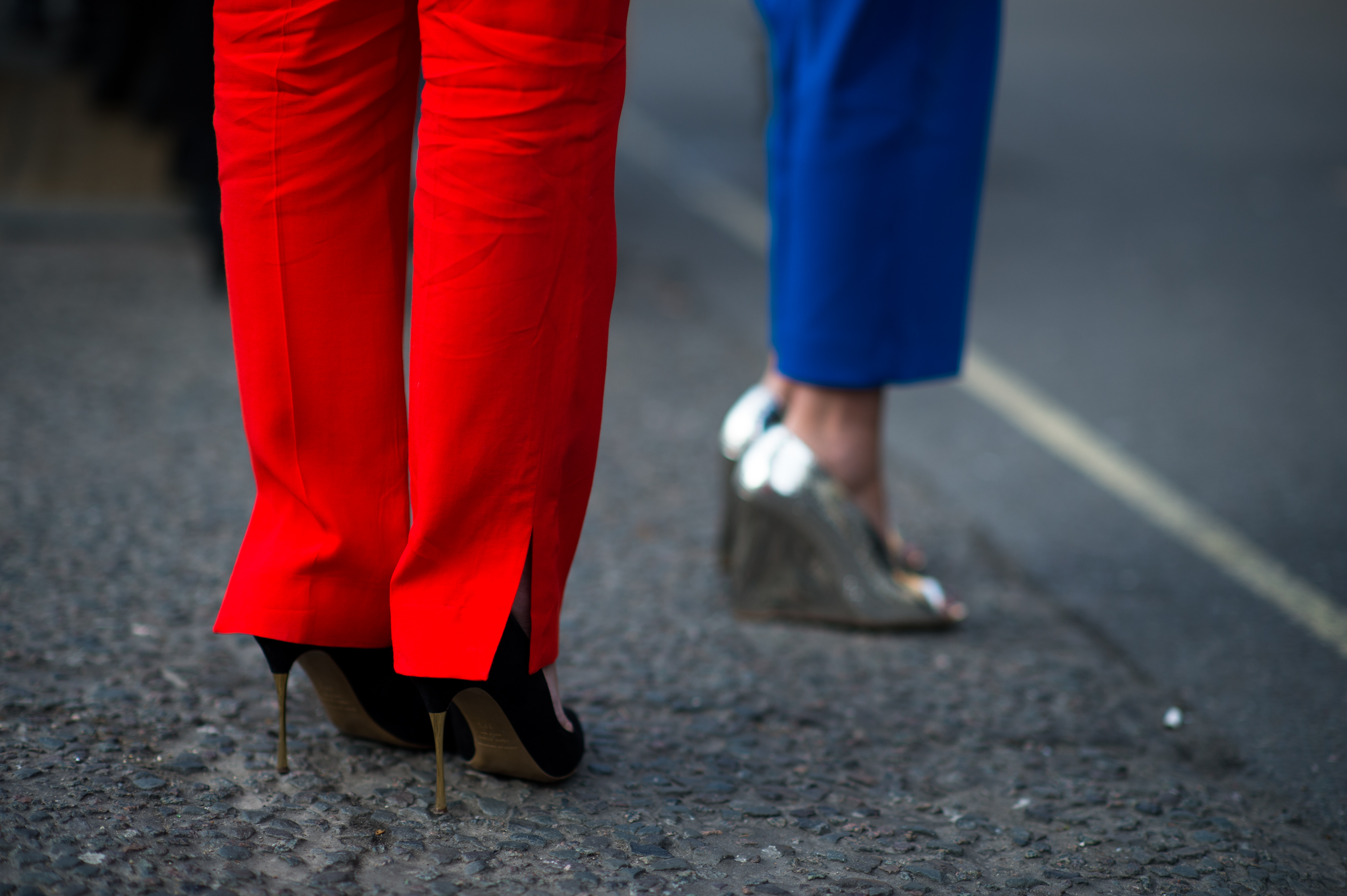 Red-Pants-Silver-Wedges-Blue