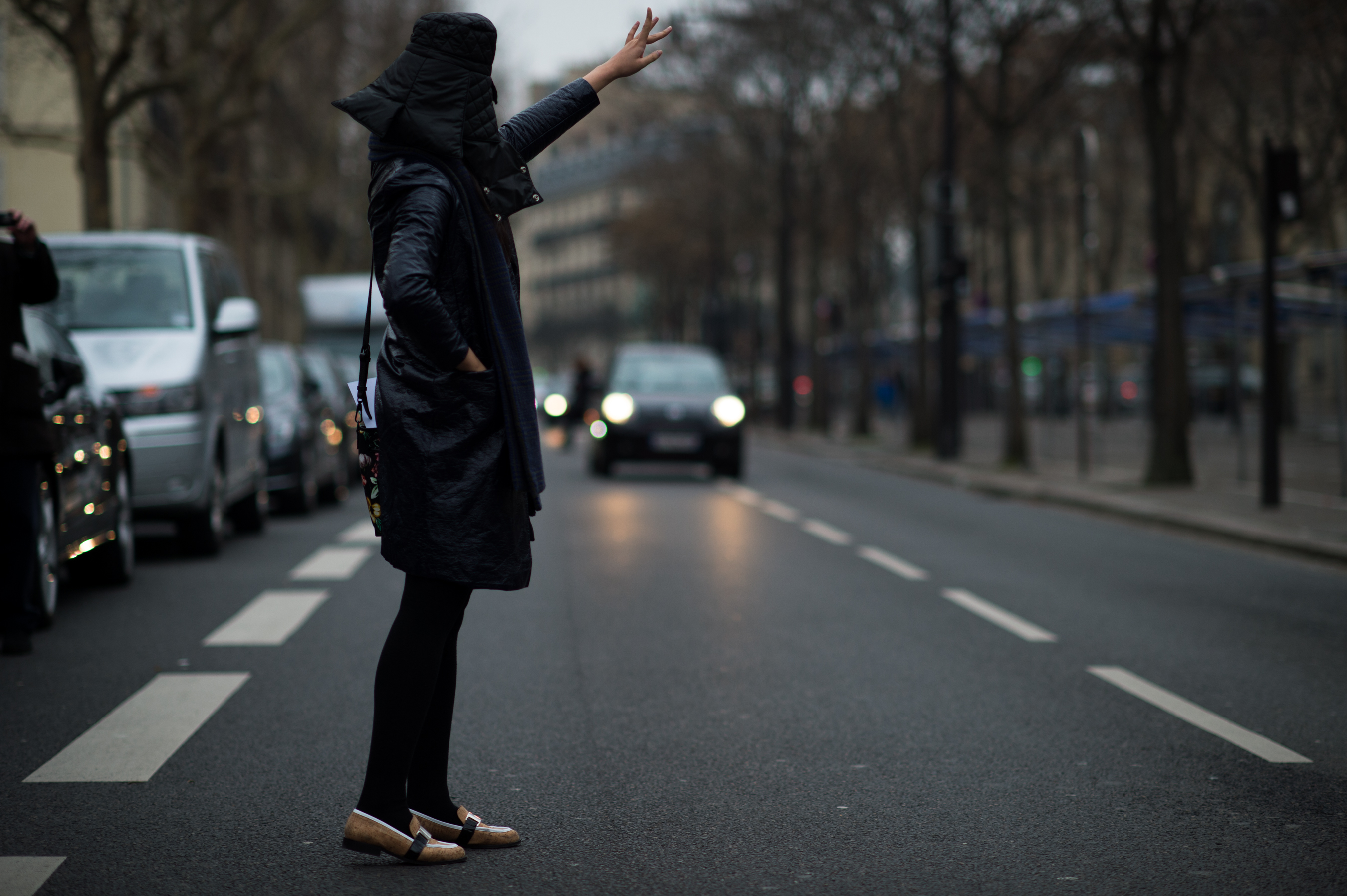 Style-Bubble-Blogger-Hailing-Taxi