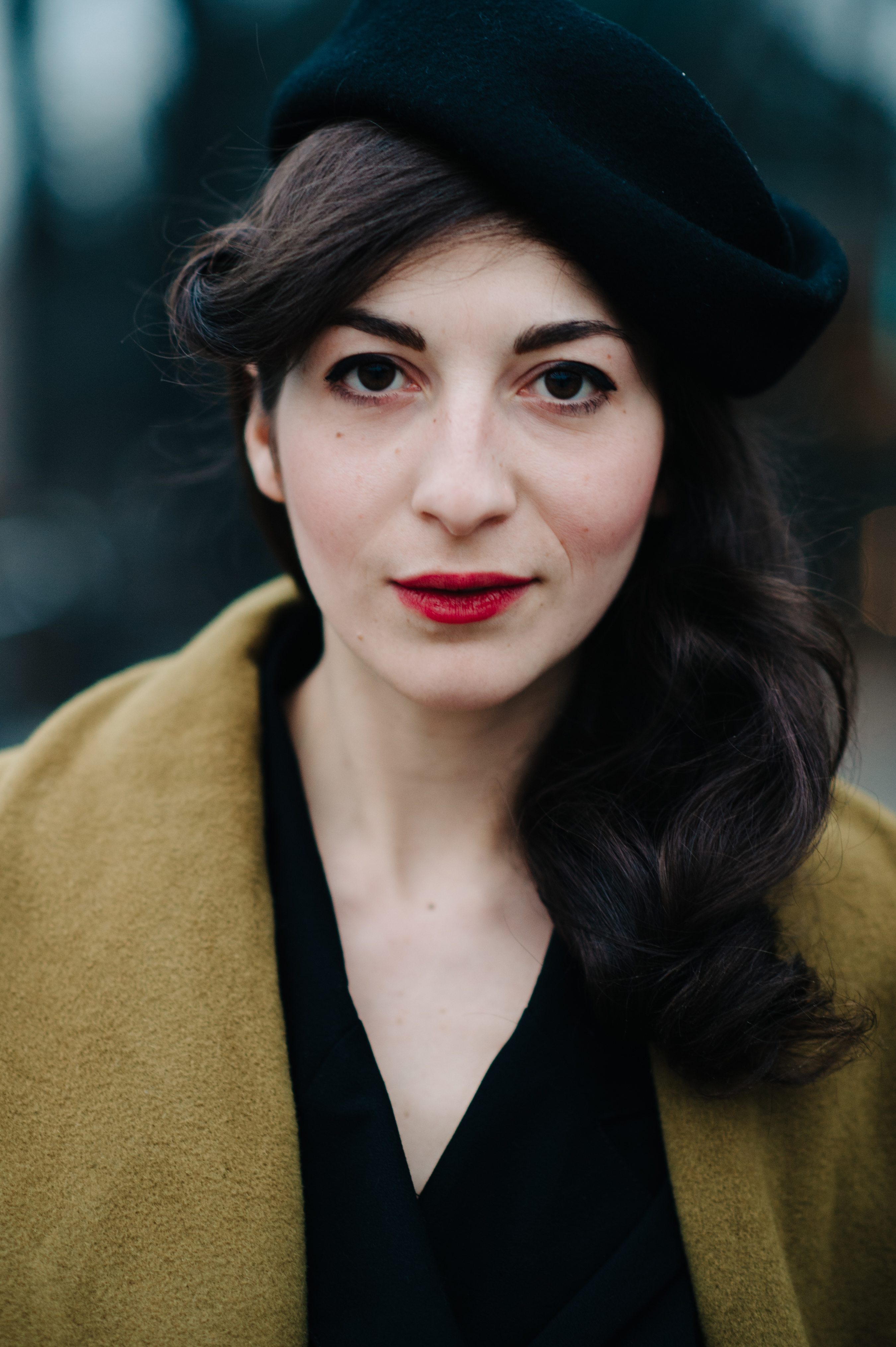 Italian-Woman-Portrait-Pillbox-Hat
