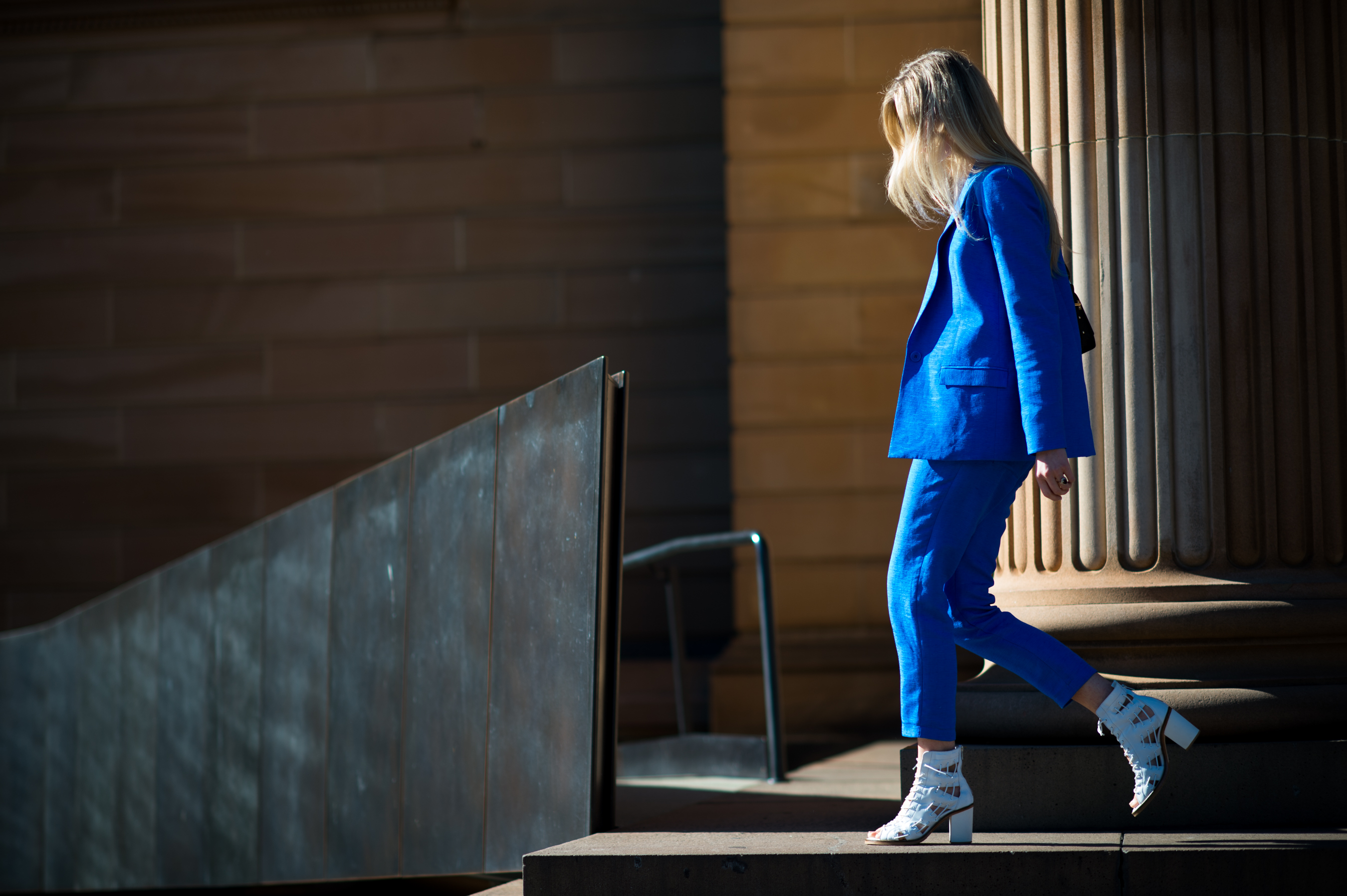 Blonde-Model-Blogger-Blue-Suit