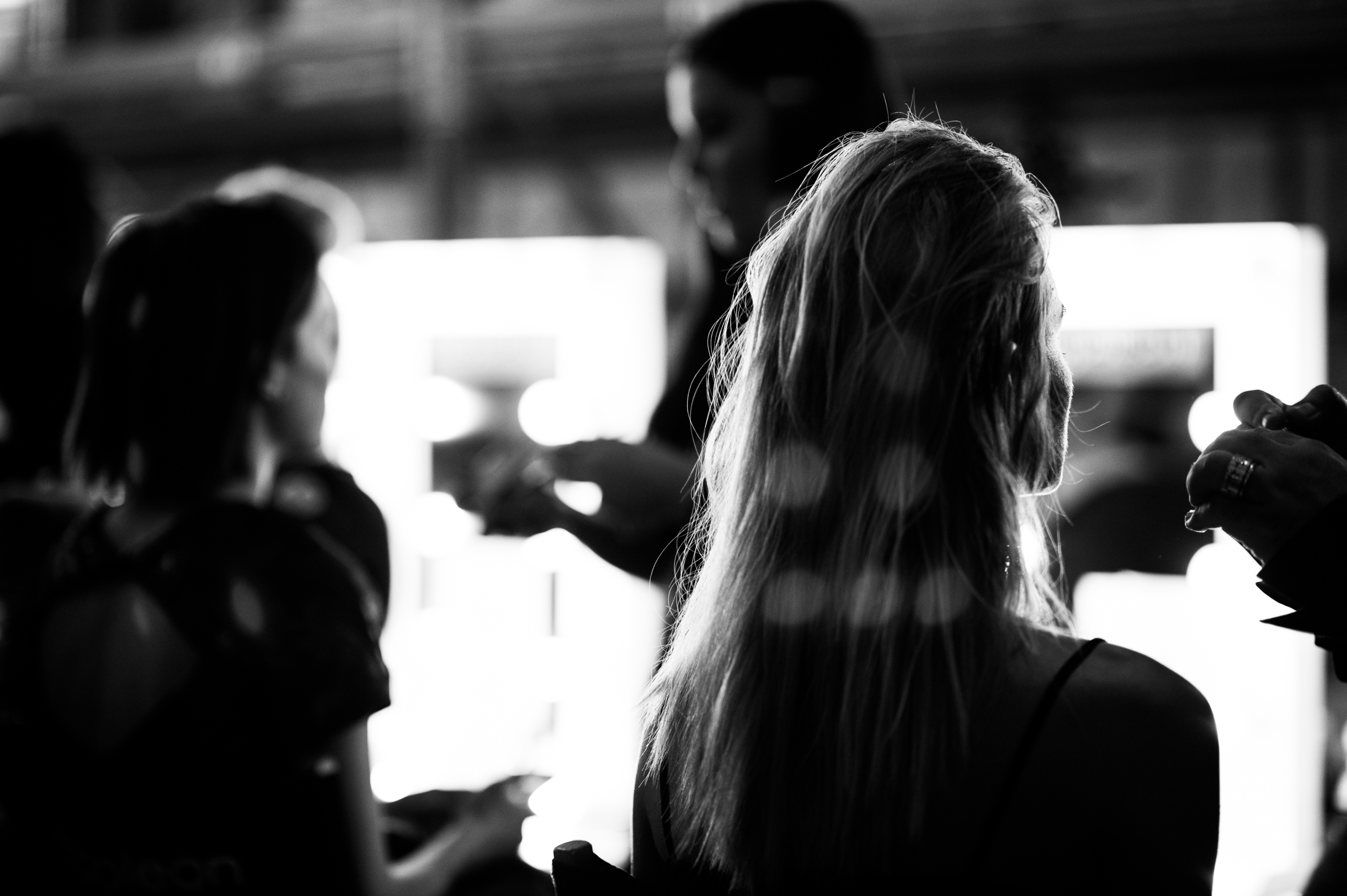 Models before fashion show hair
