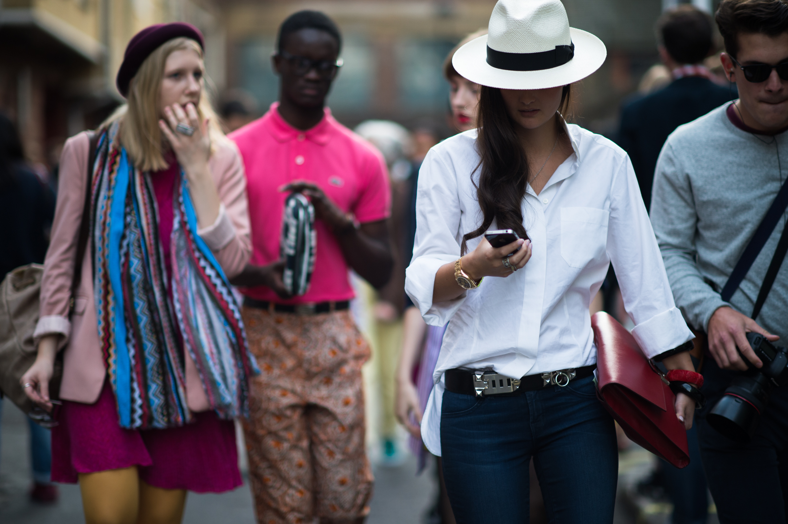 British blogger white hat shirt