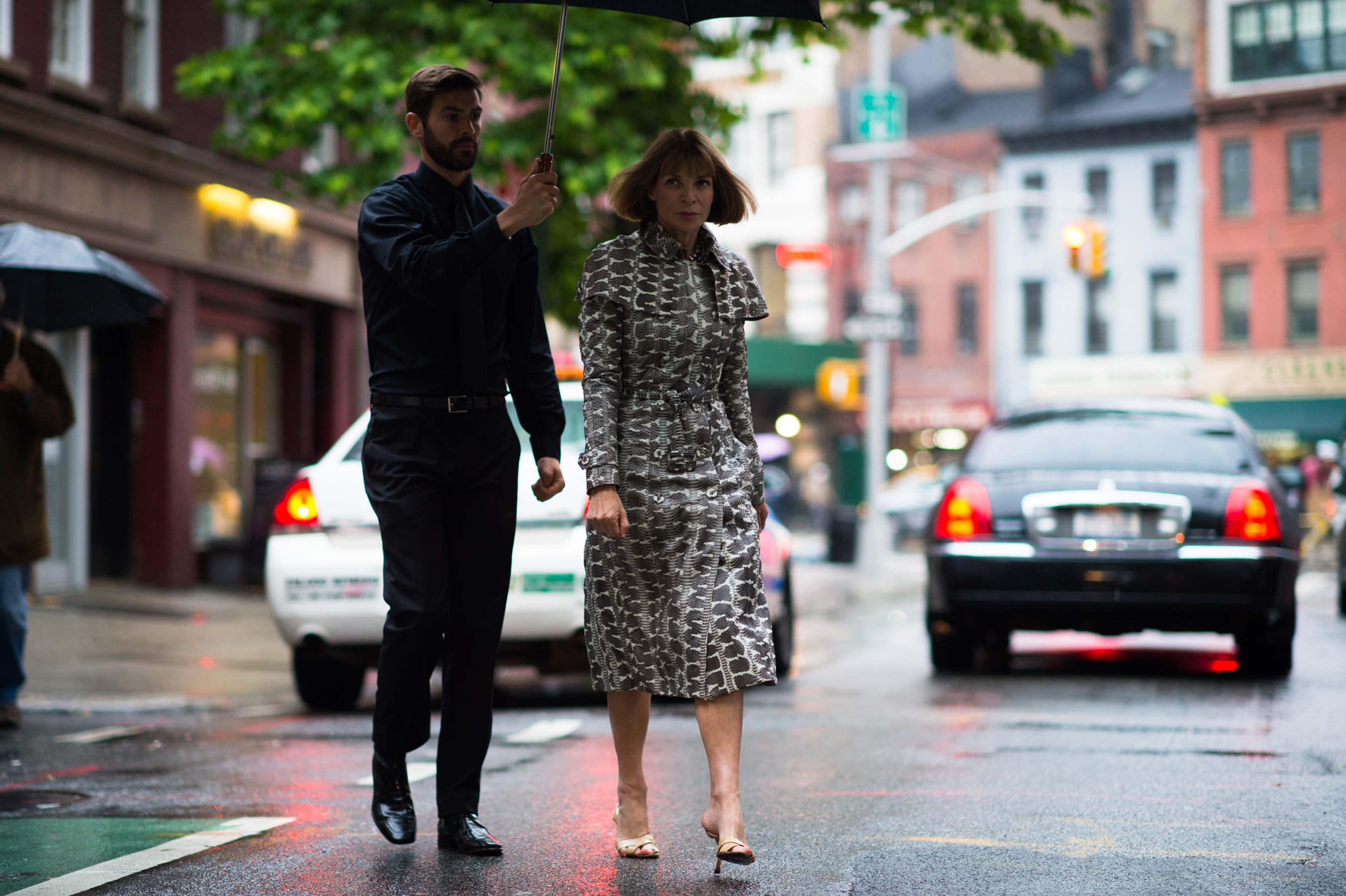 Anna Wintour leaving fashion show