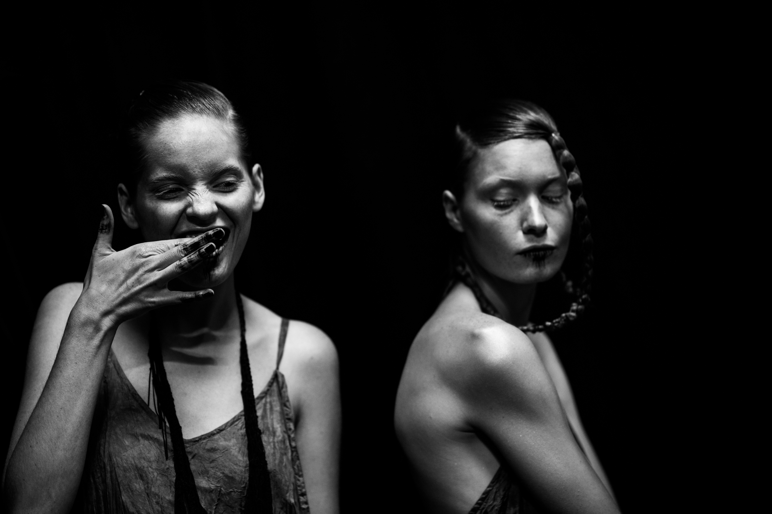 Model brushing teeth before show