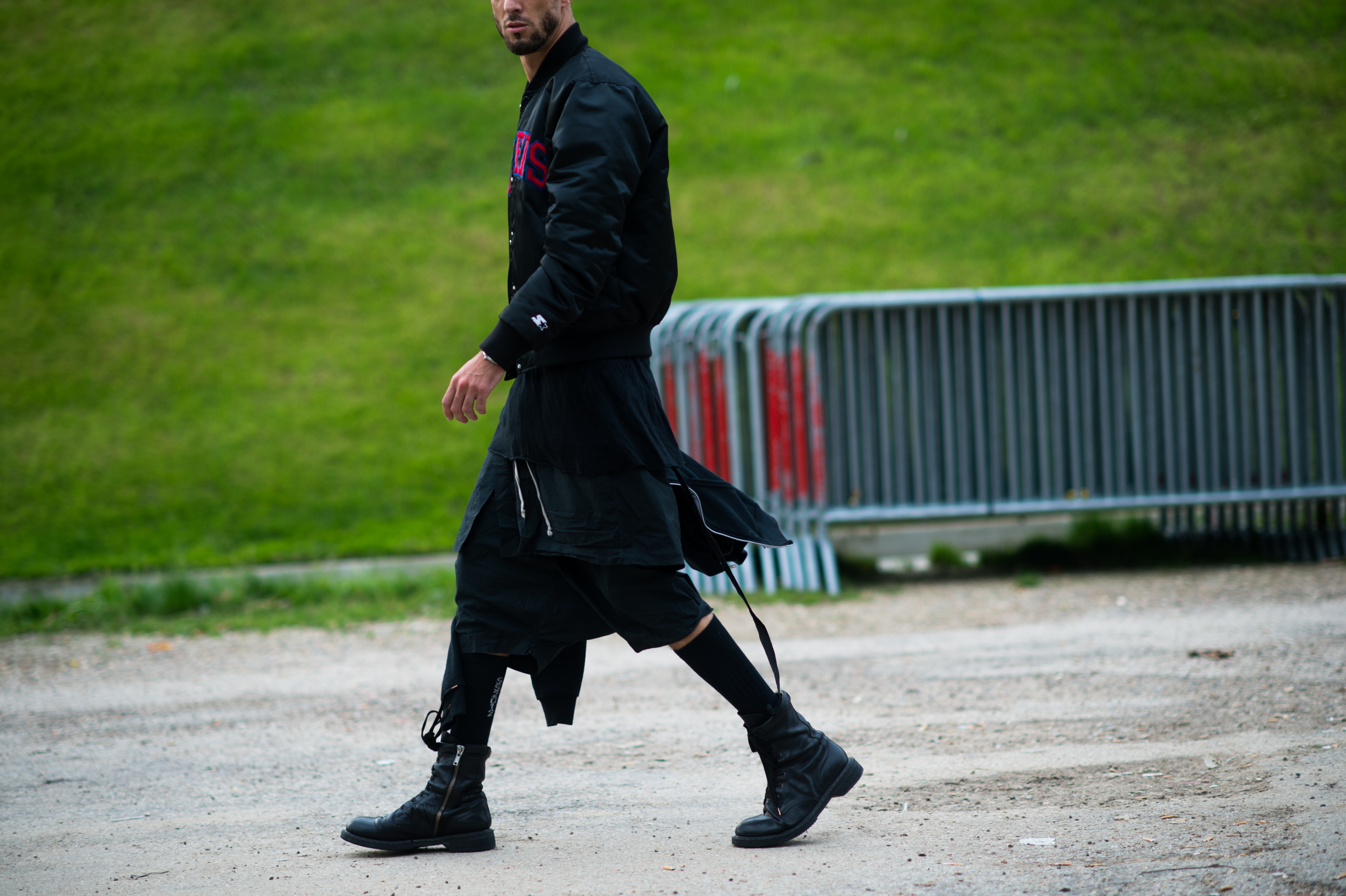Man wearing all black at Bercy