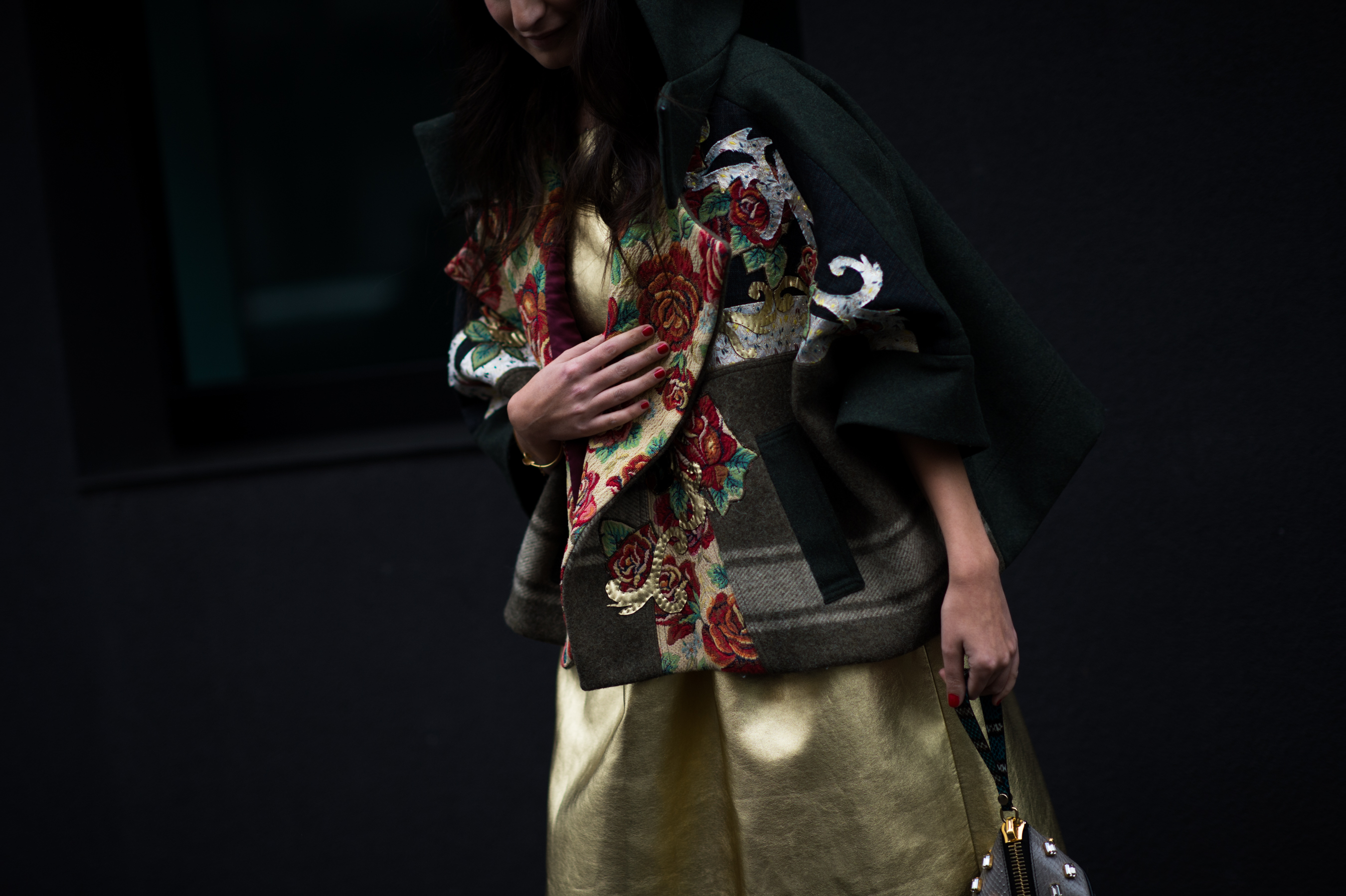 Italian blogger wearing gold leather skirt