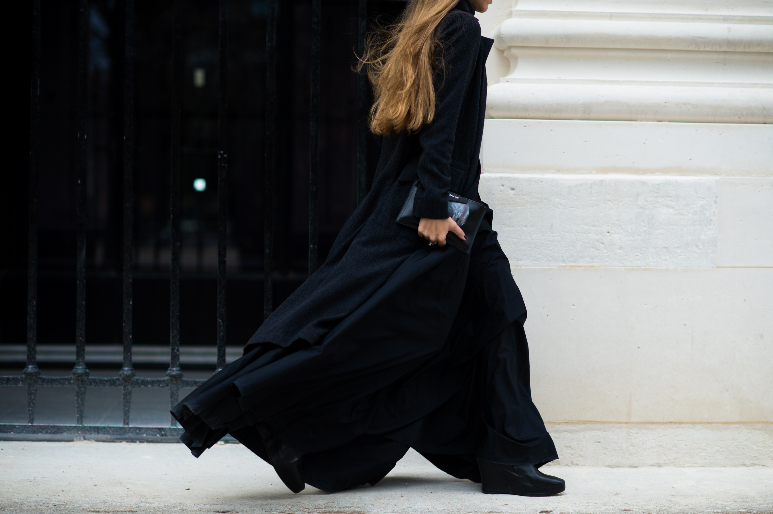 Australian girl wearing all black Yang Li