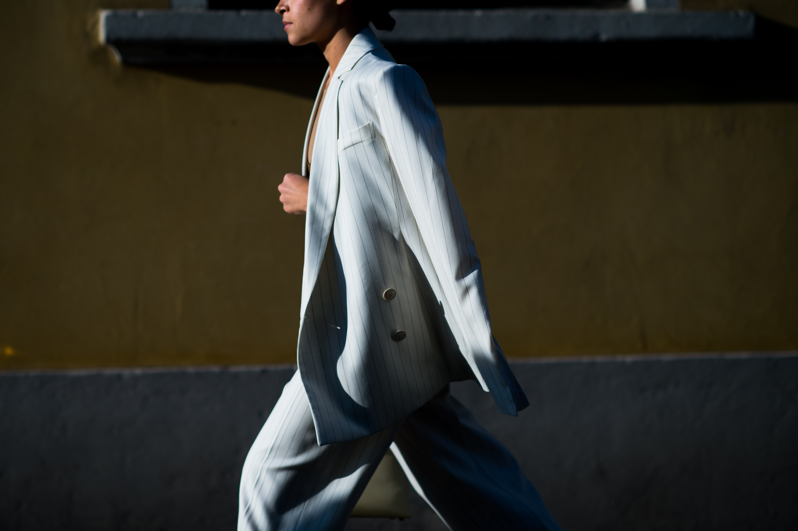 Russian Buro 24/7 Editor wearing white