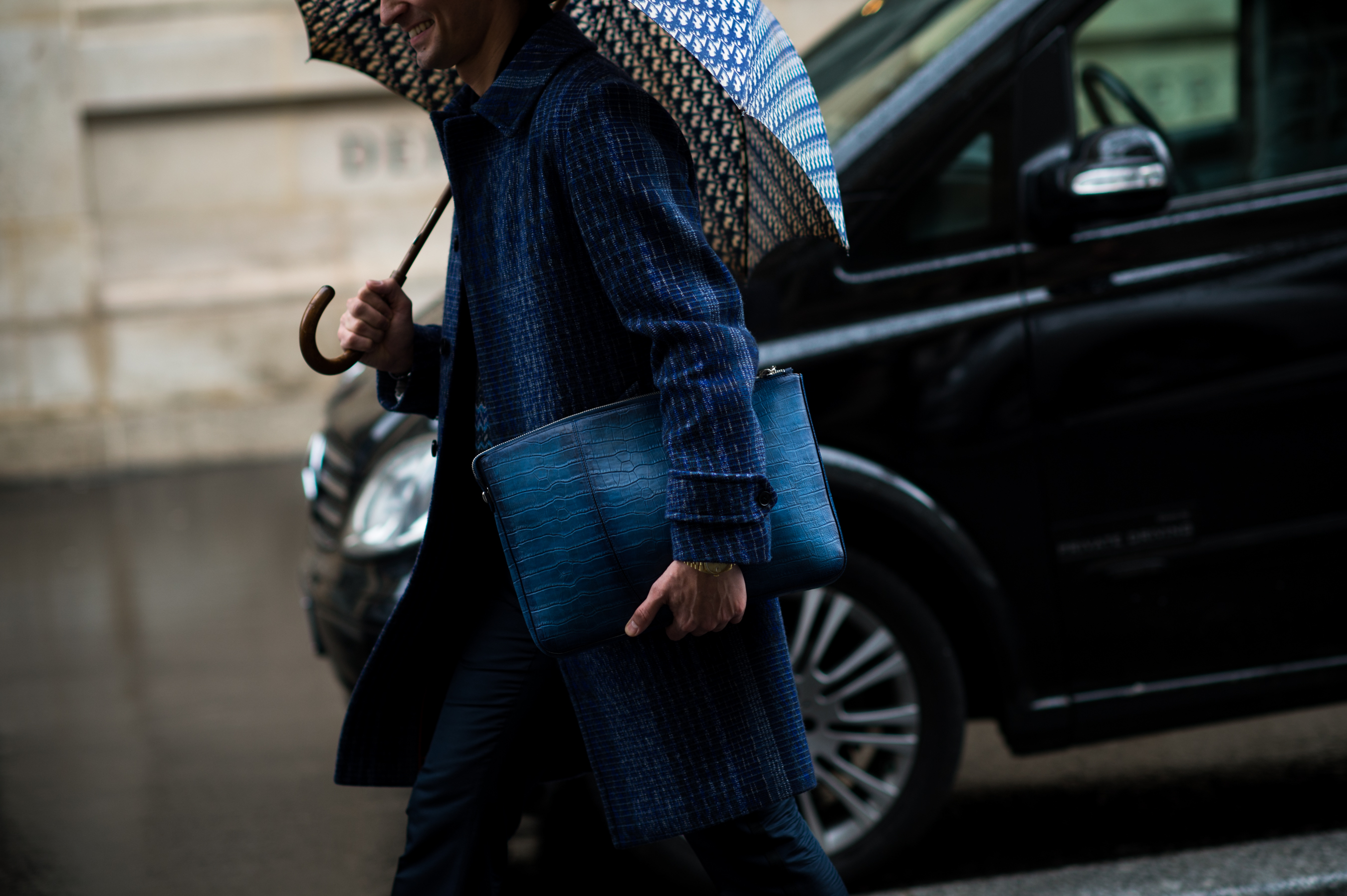 Italian man wearing all blue