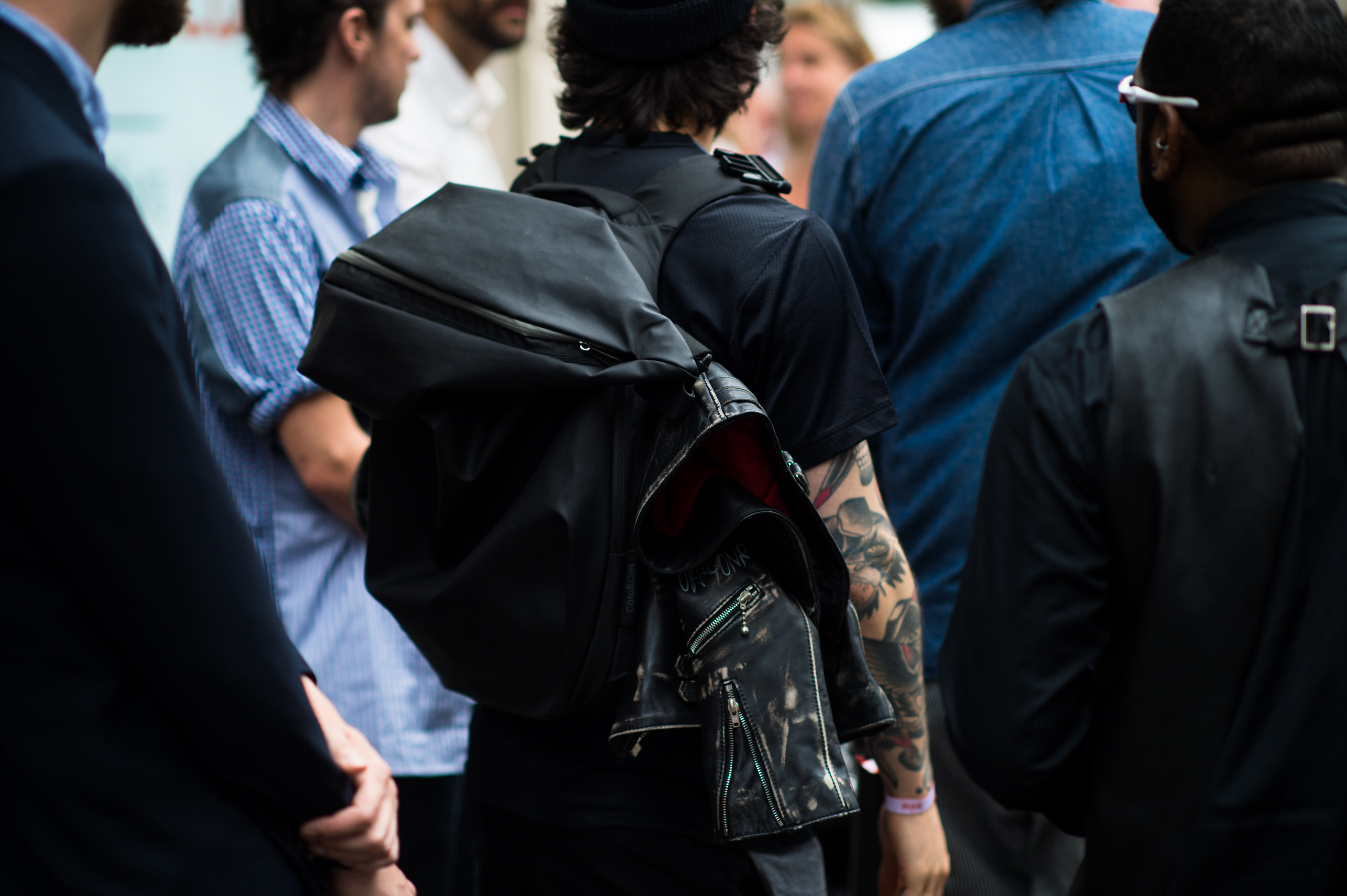 Man wearing a Coteetciel Nile backpack