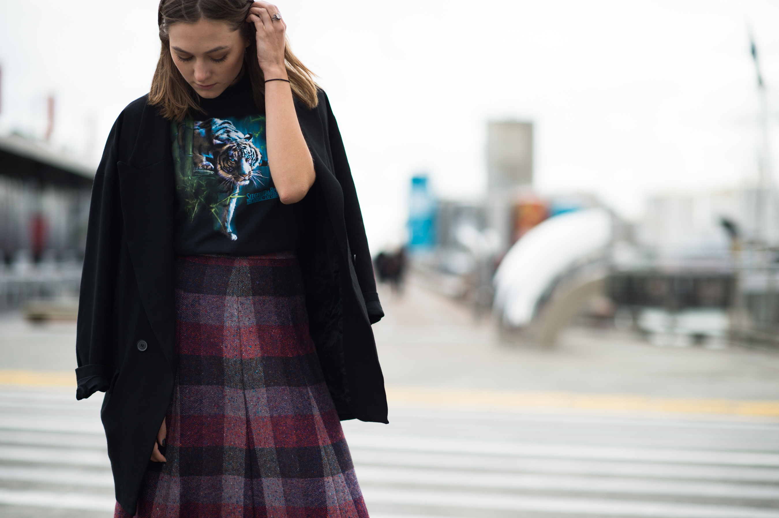 Kiwi girl wearing a vintage shirt