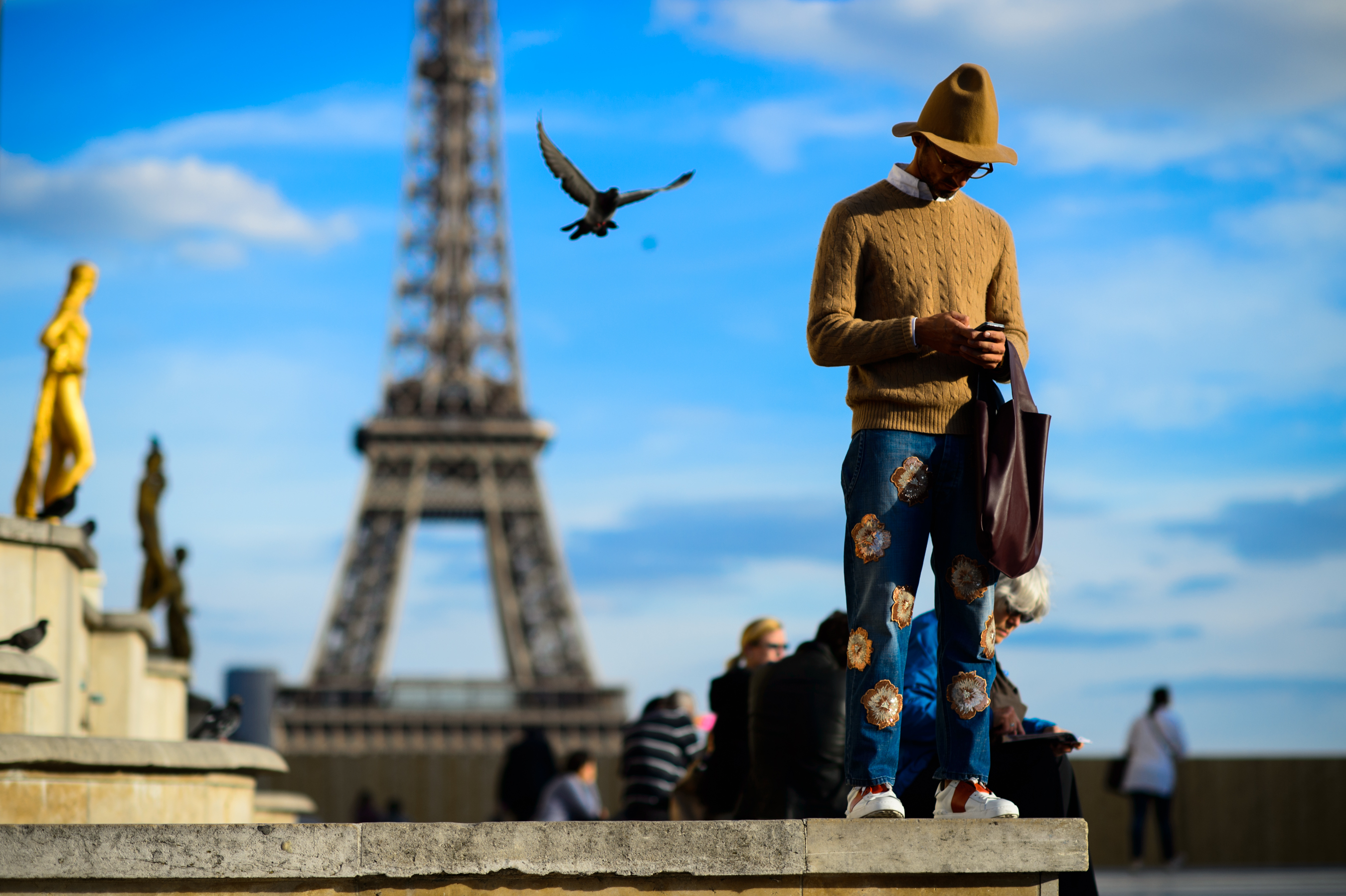Italian man with the Eiffel Tower in the background
