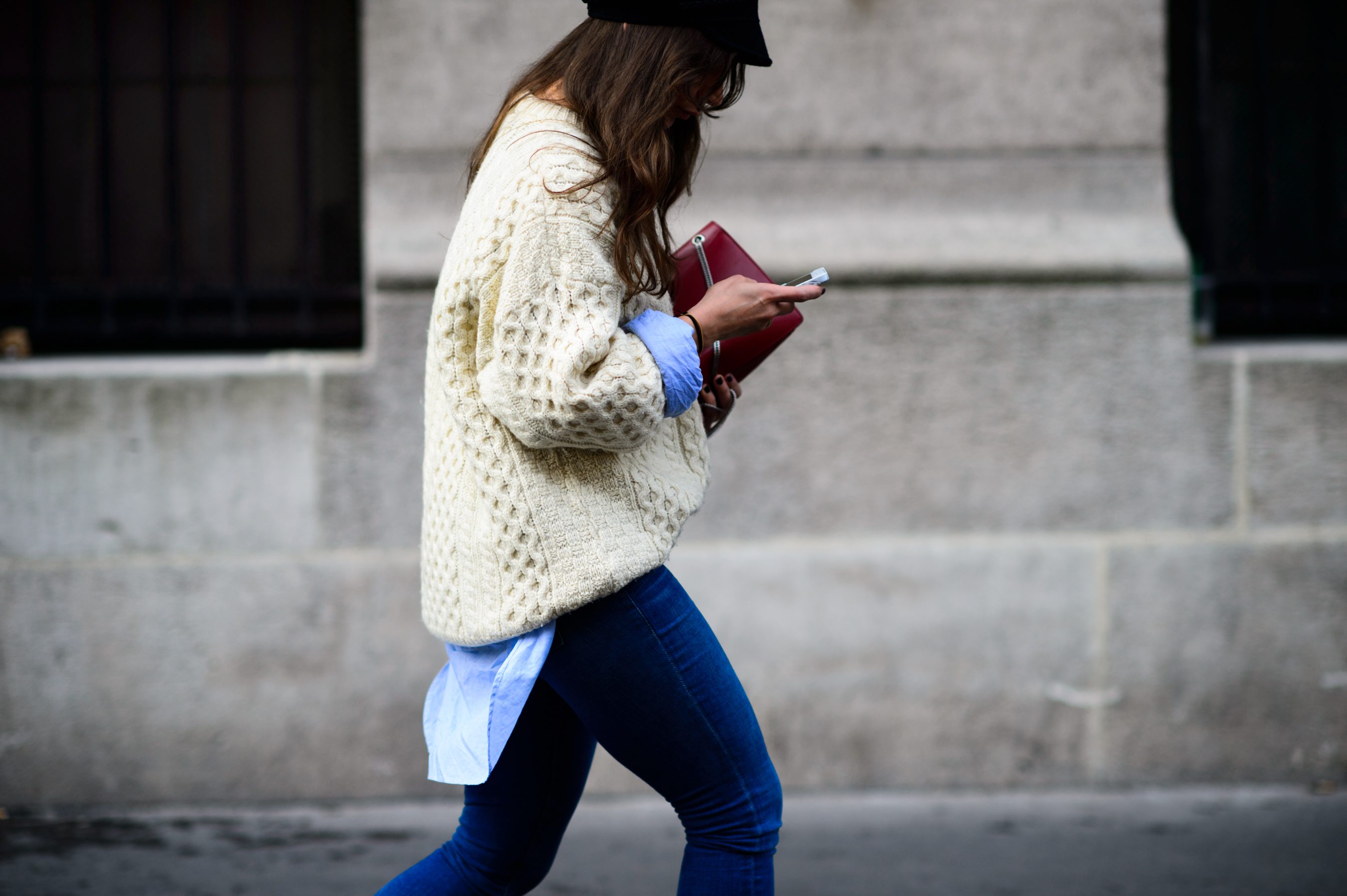 Norwgian blogger wearing a white jumper