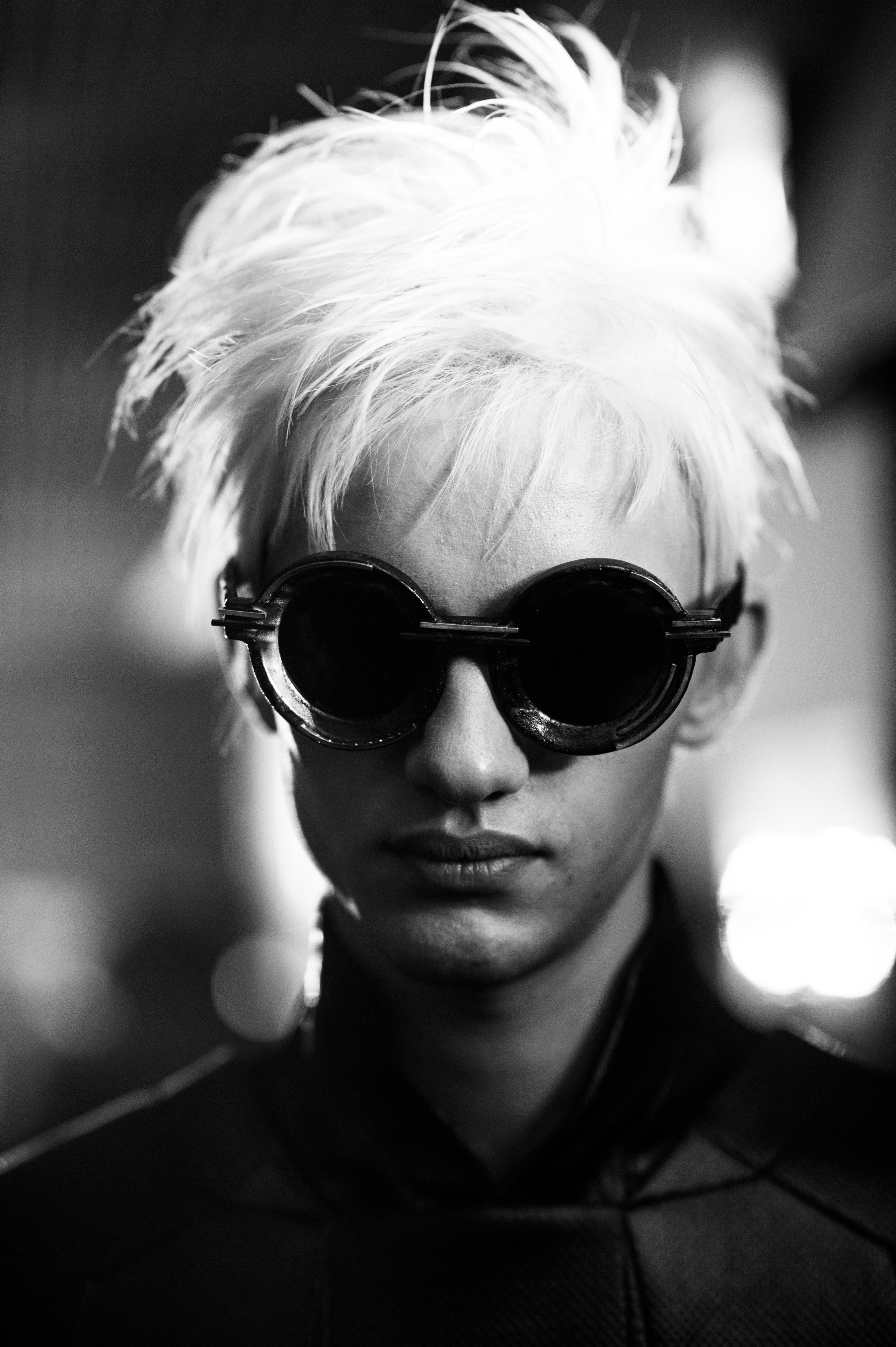 Male model Vic van der Well in Kuboraum