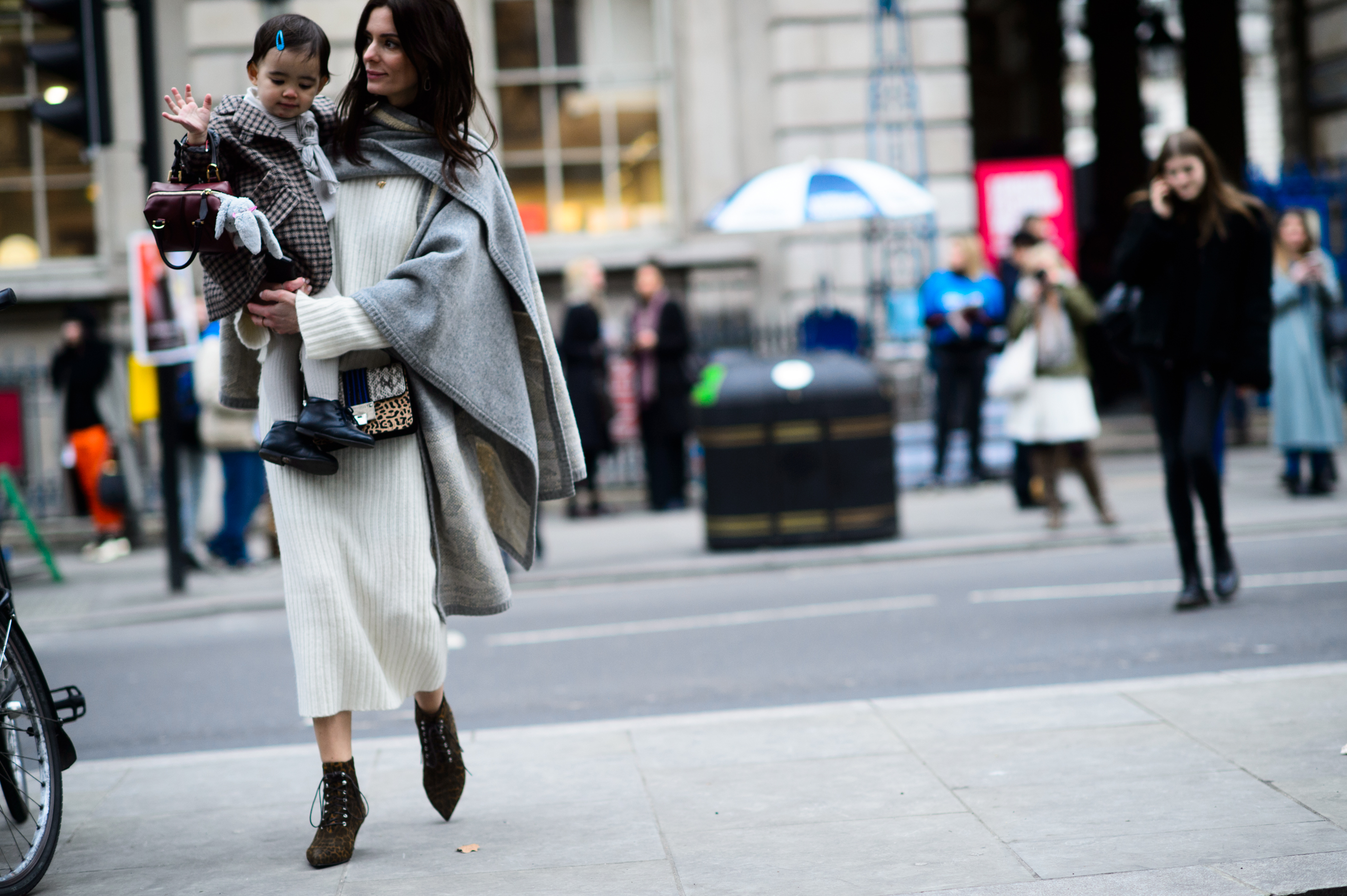 Norwegian blogger with her child