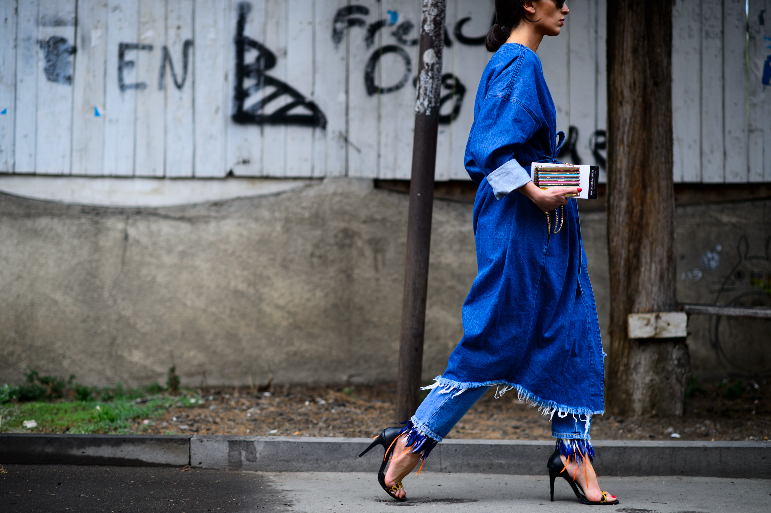 Georgian woman wearing destroyed denim