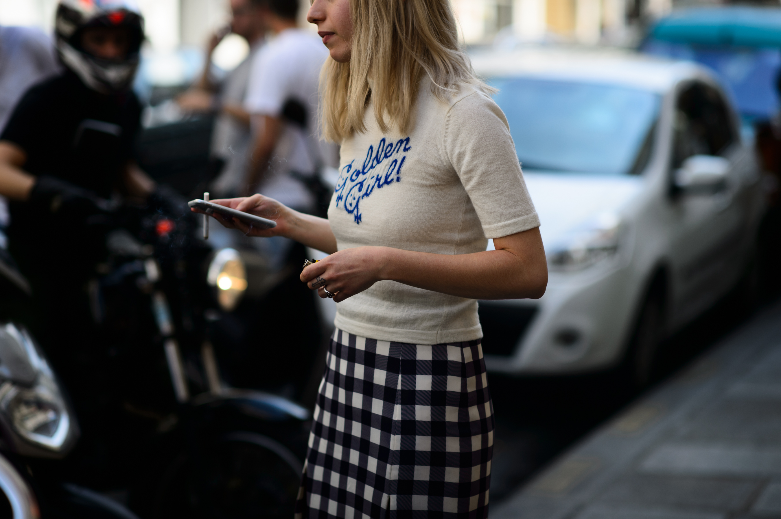 British editor in chief attending the fashion show in Paris