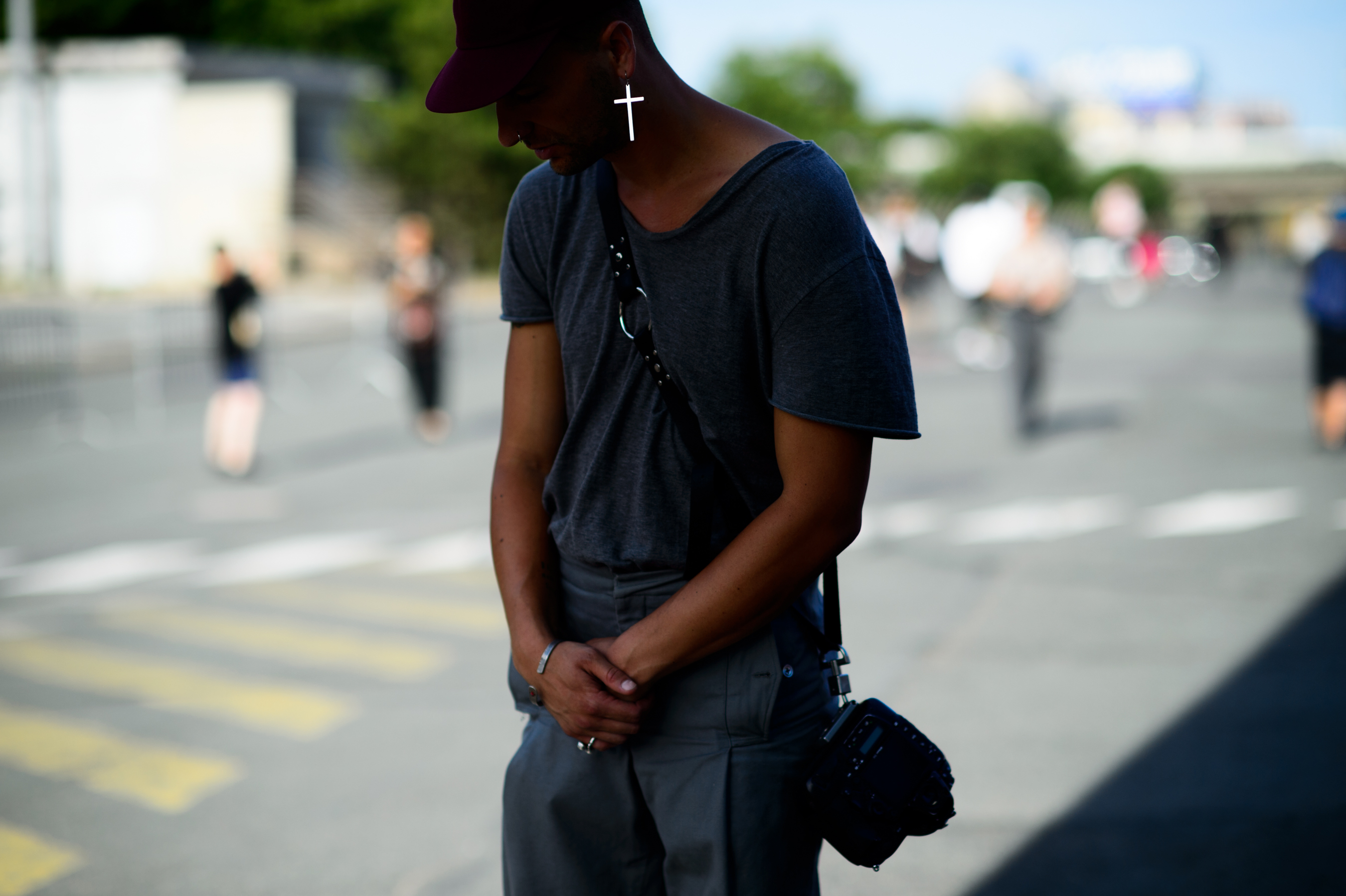 Street style photographer before show