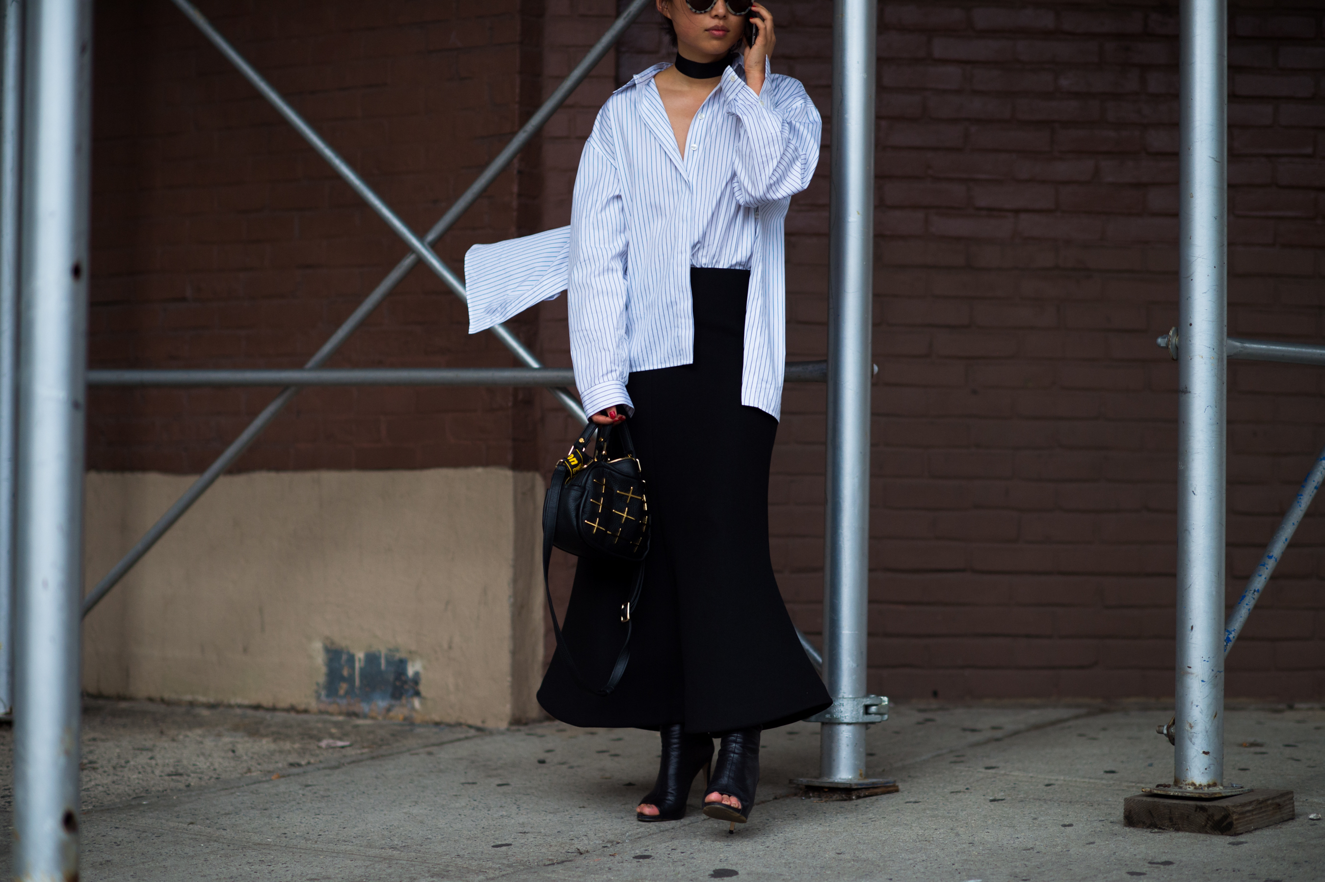Australian blogger and photographer wearing oversized shirt