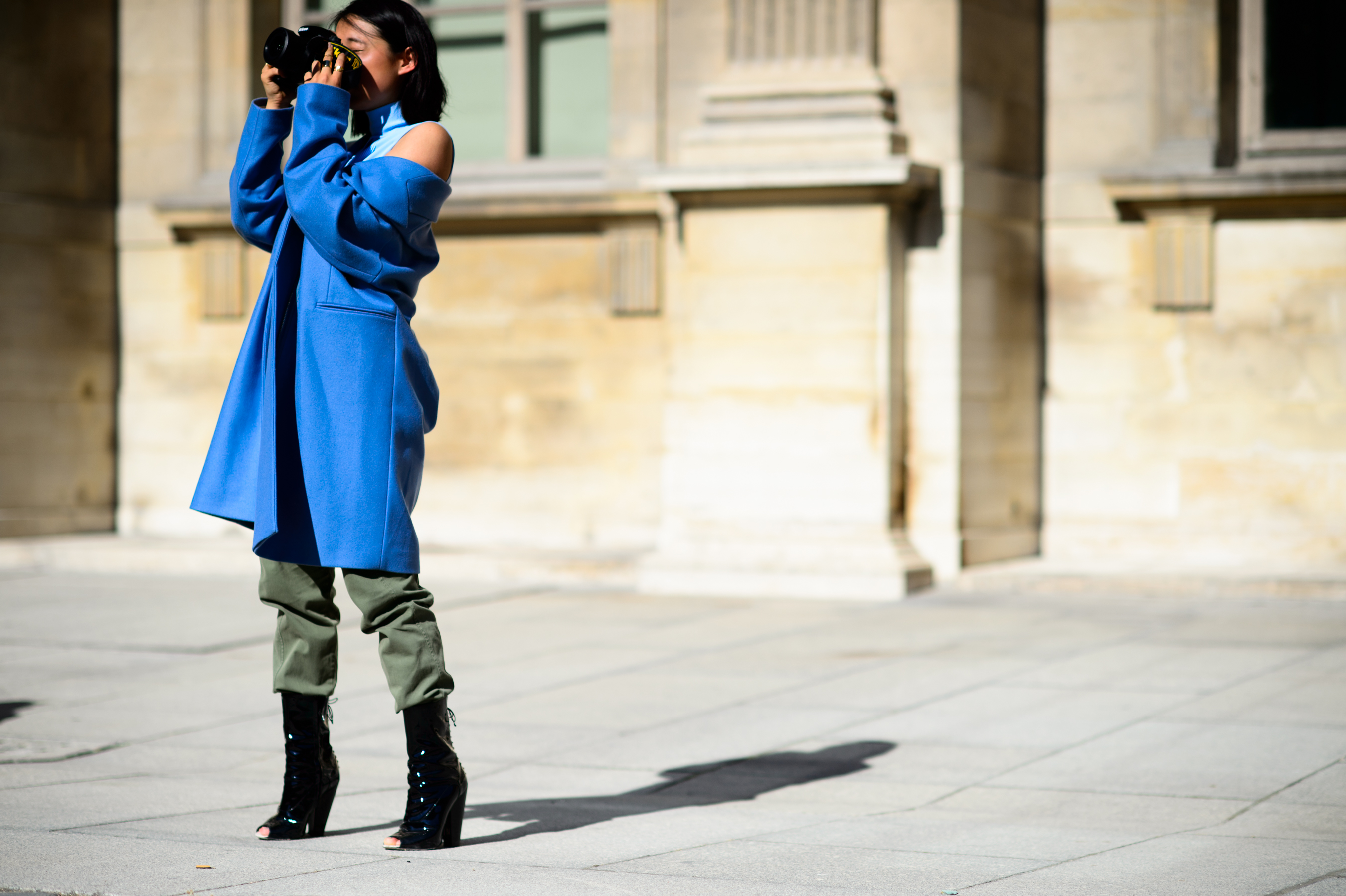 Australian blogger taking a photo before the show
