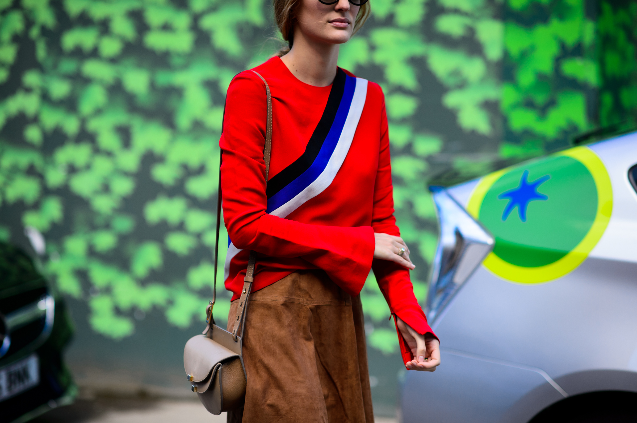Argentinian blogger wearing red shirt before the show