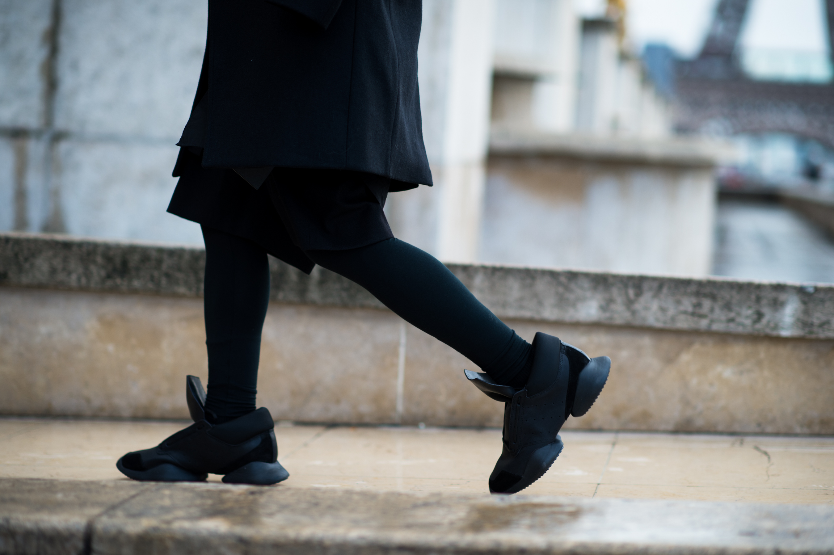 Man wearing total black Rick Owens shoes
