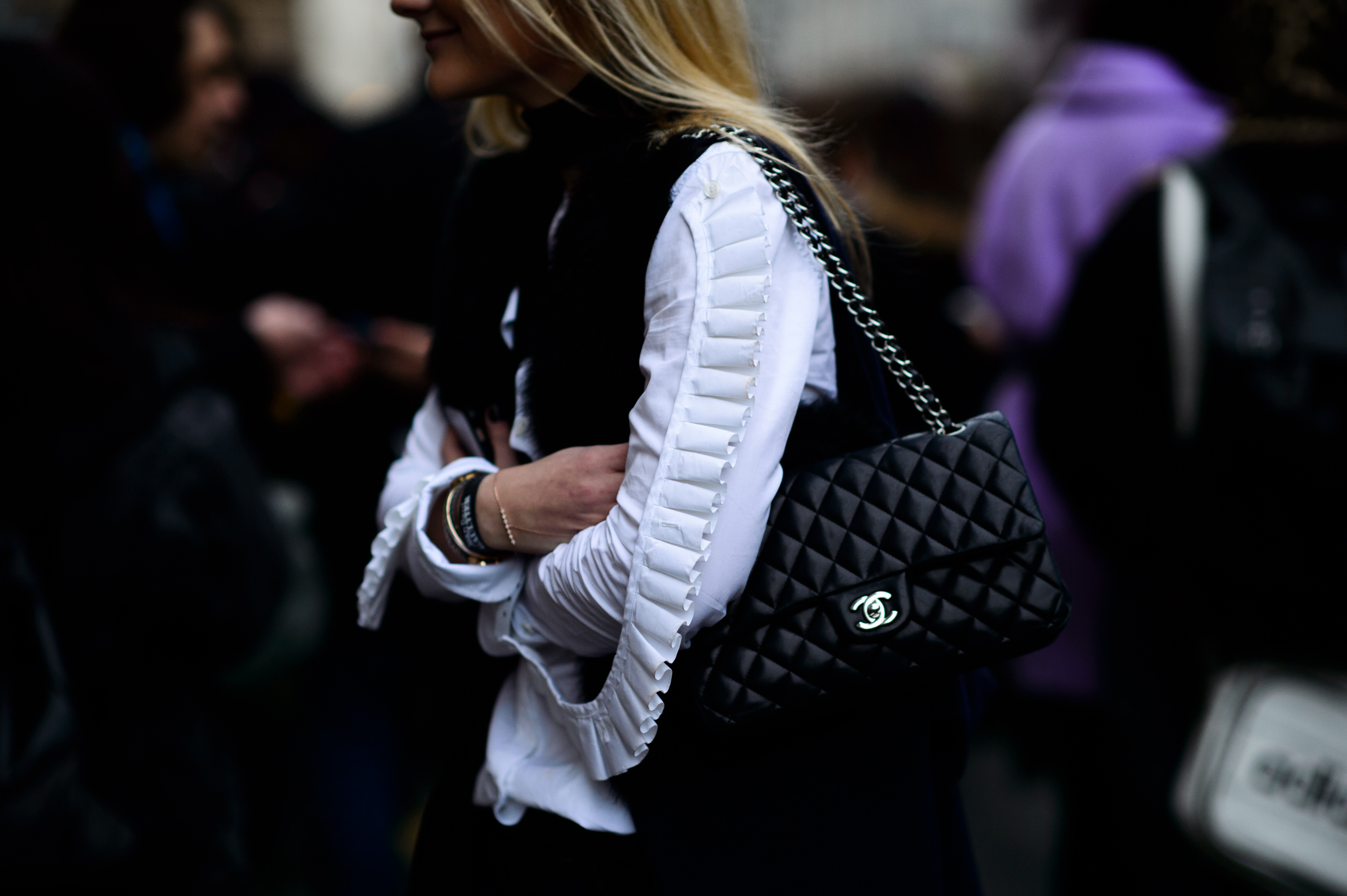 Woman shirt sleeve