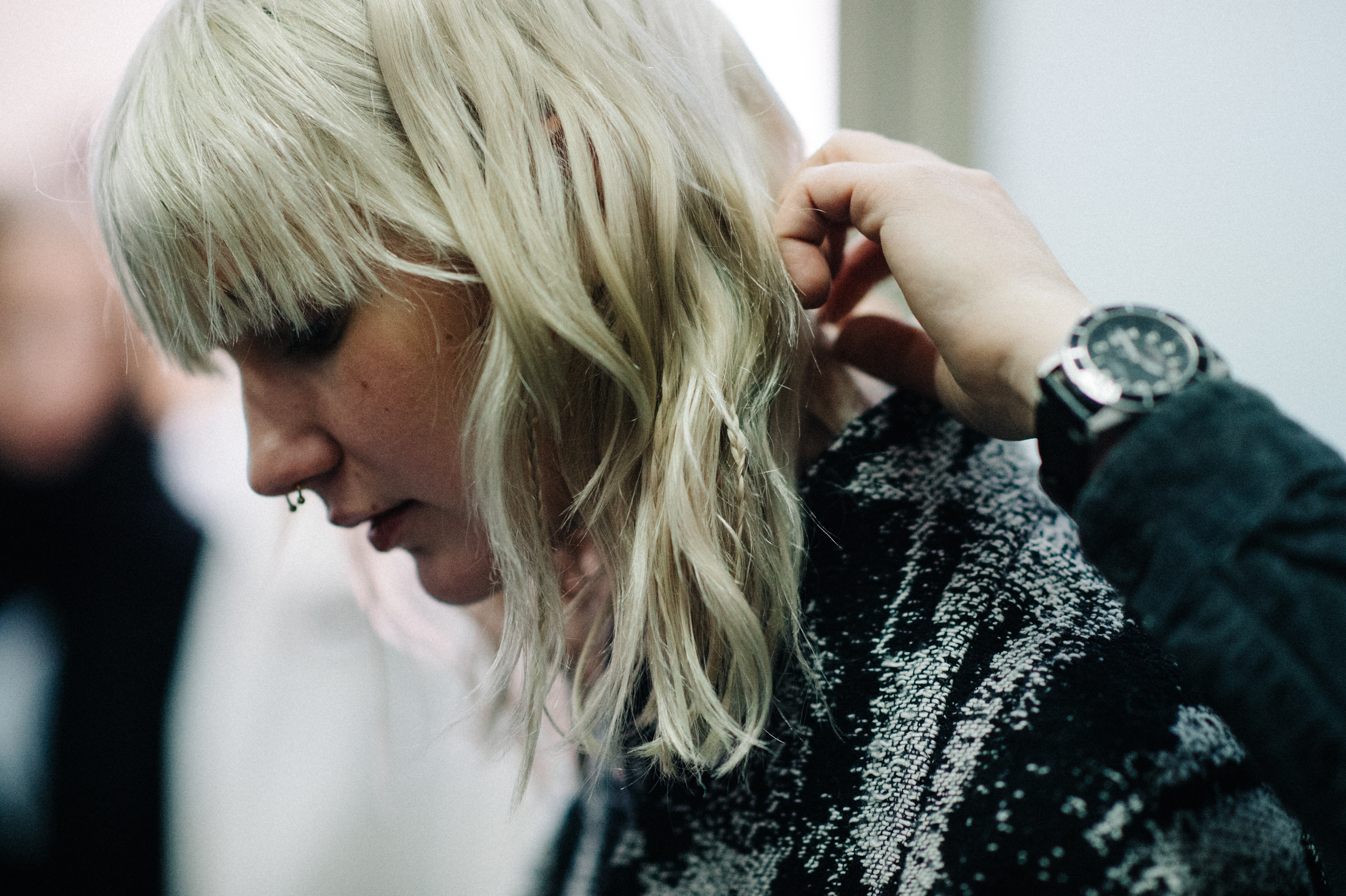 Model with white hair mini braids