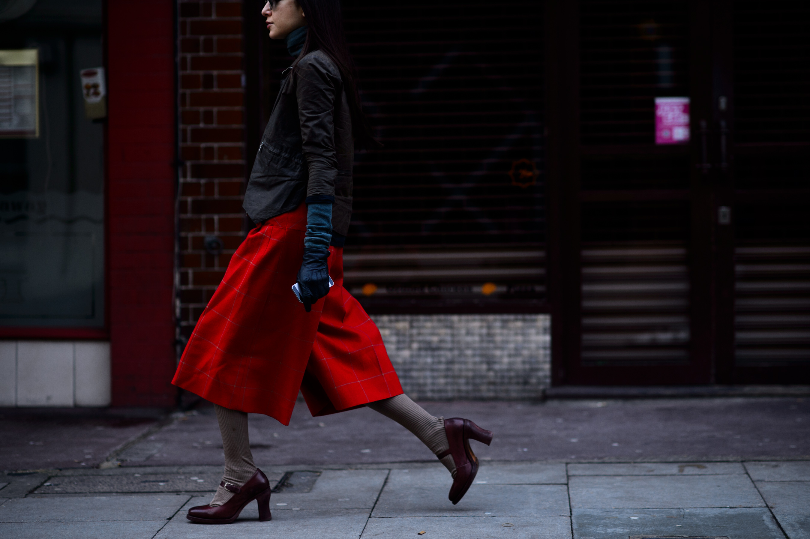 Blogger wearing red culottes before the show