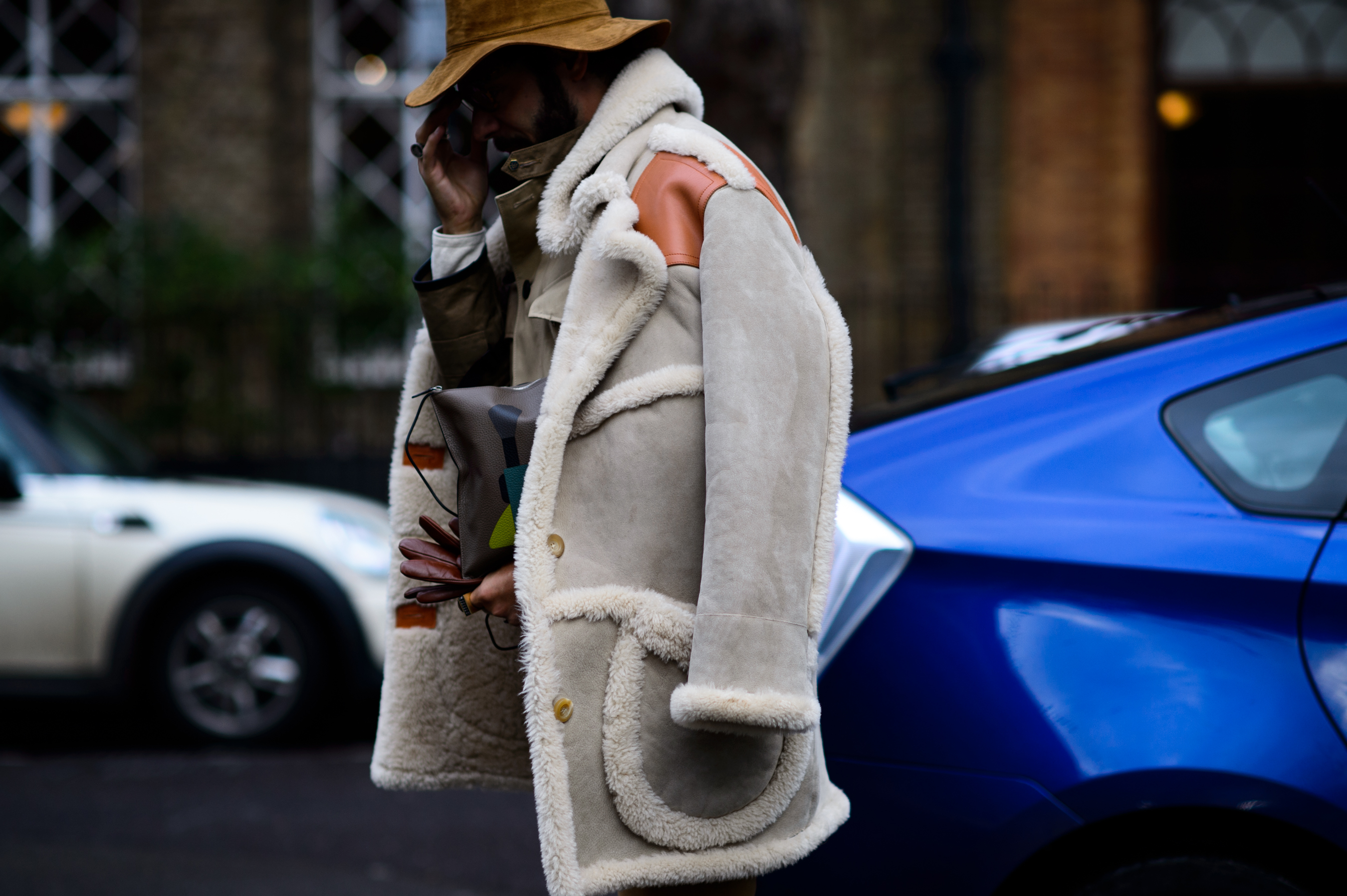 Brazilian blogger wearing big jacket