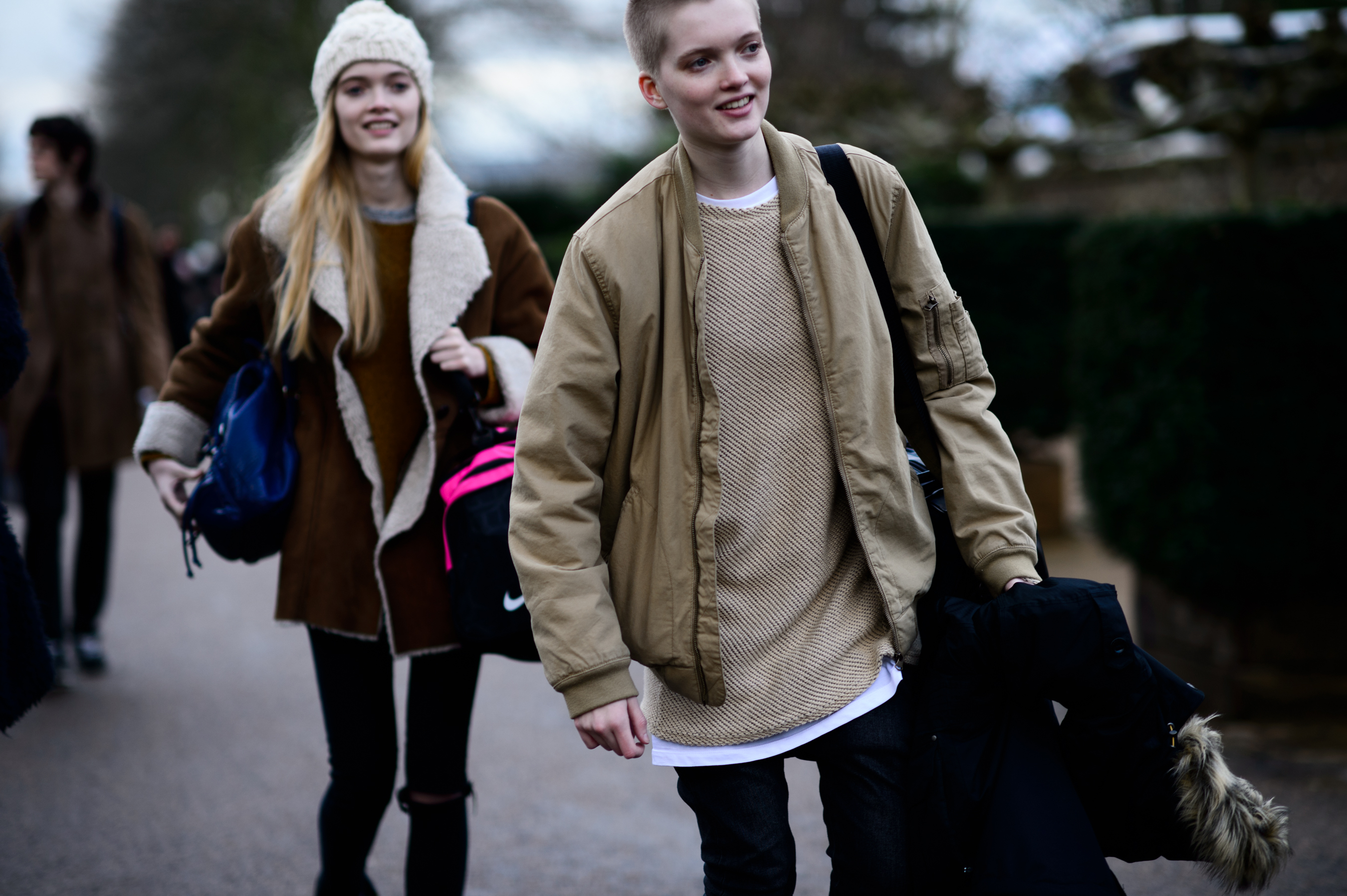 Twin sister British models