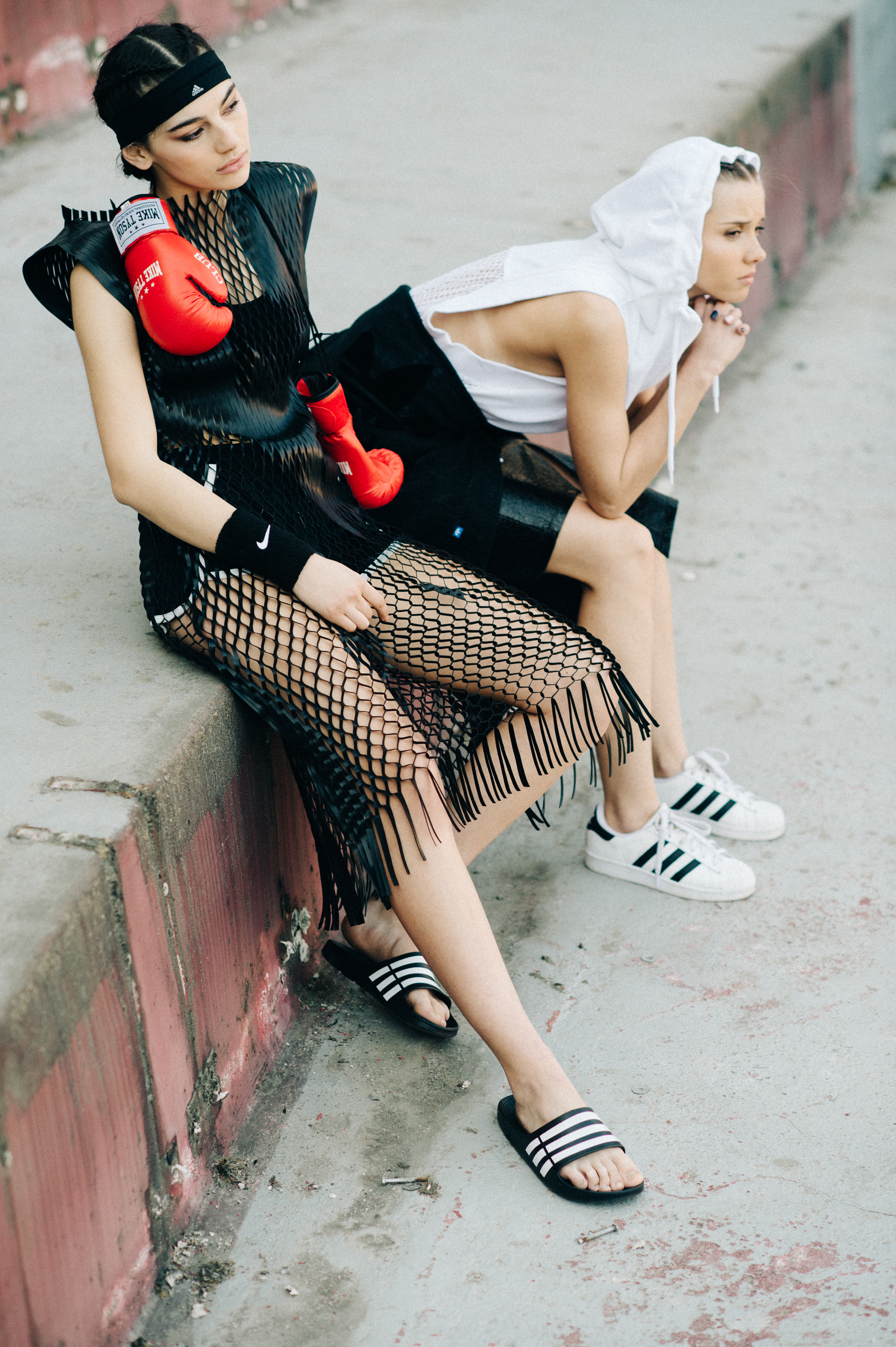 Two models with boxing gloves