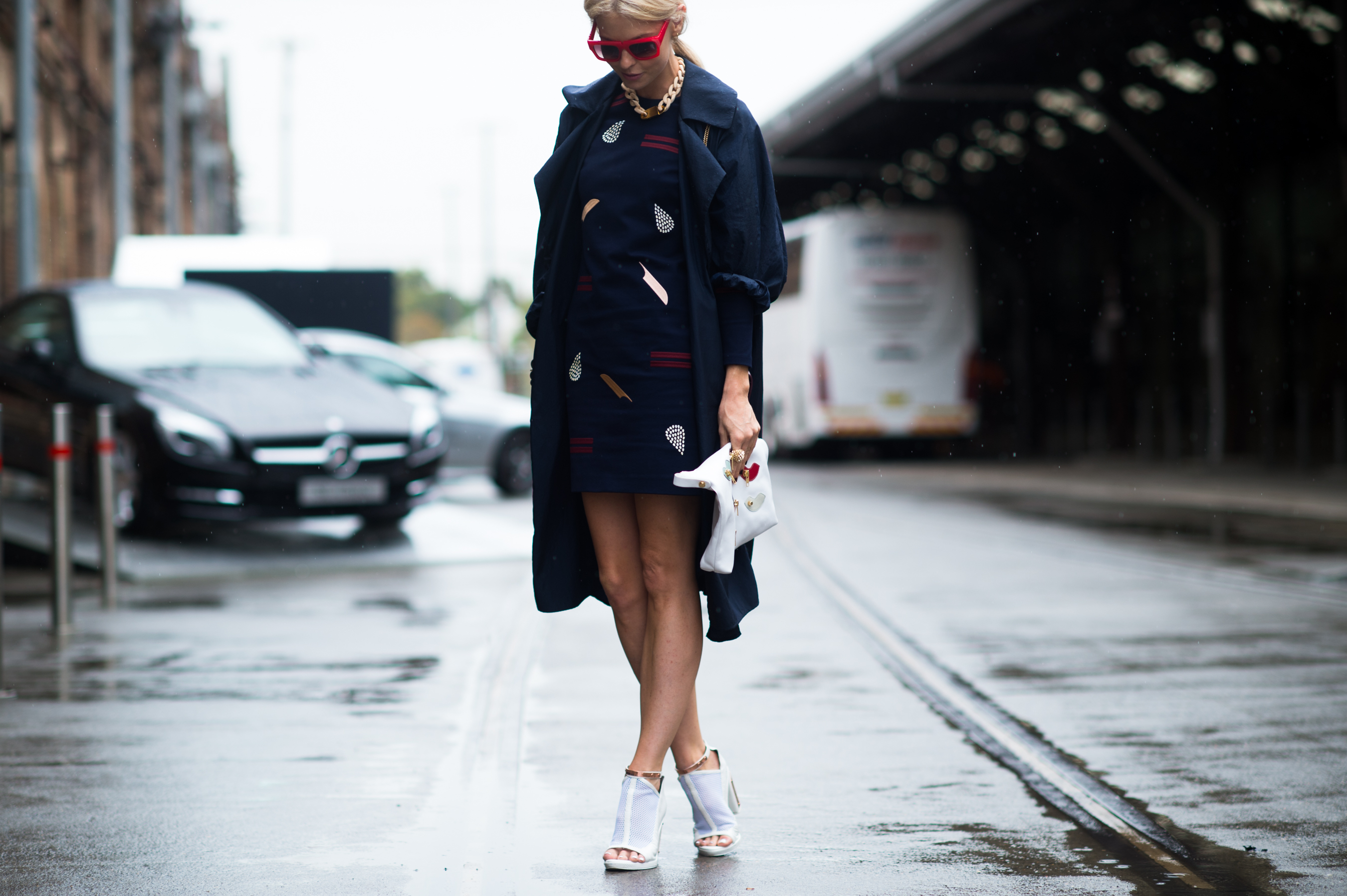 Kiwi blogger wearing dress