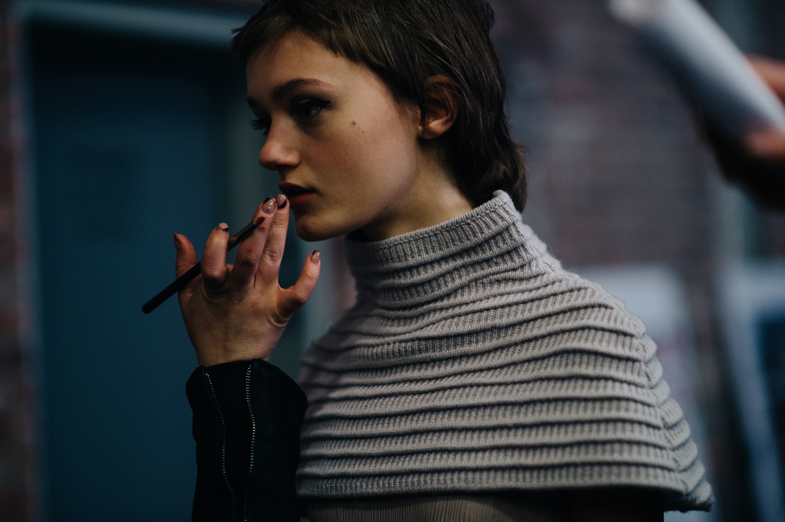 Model make up before show