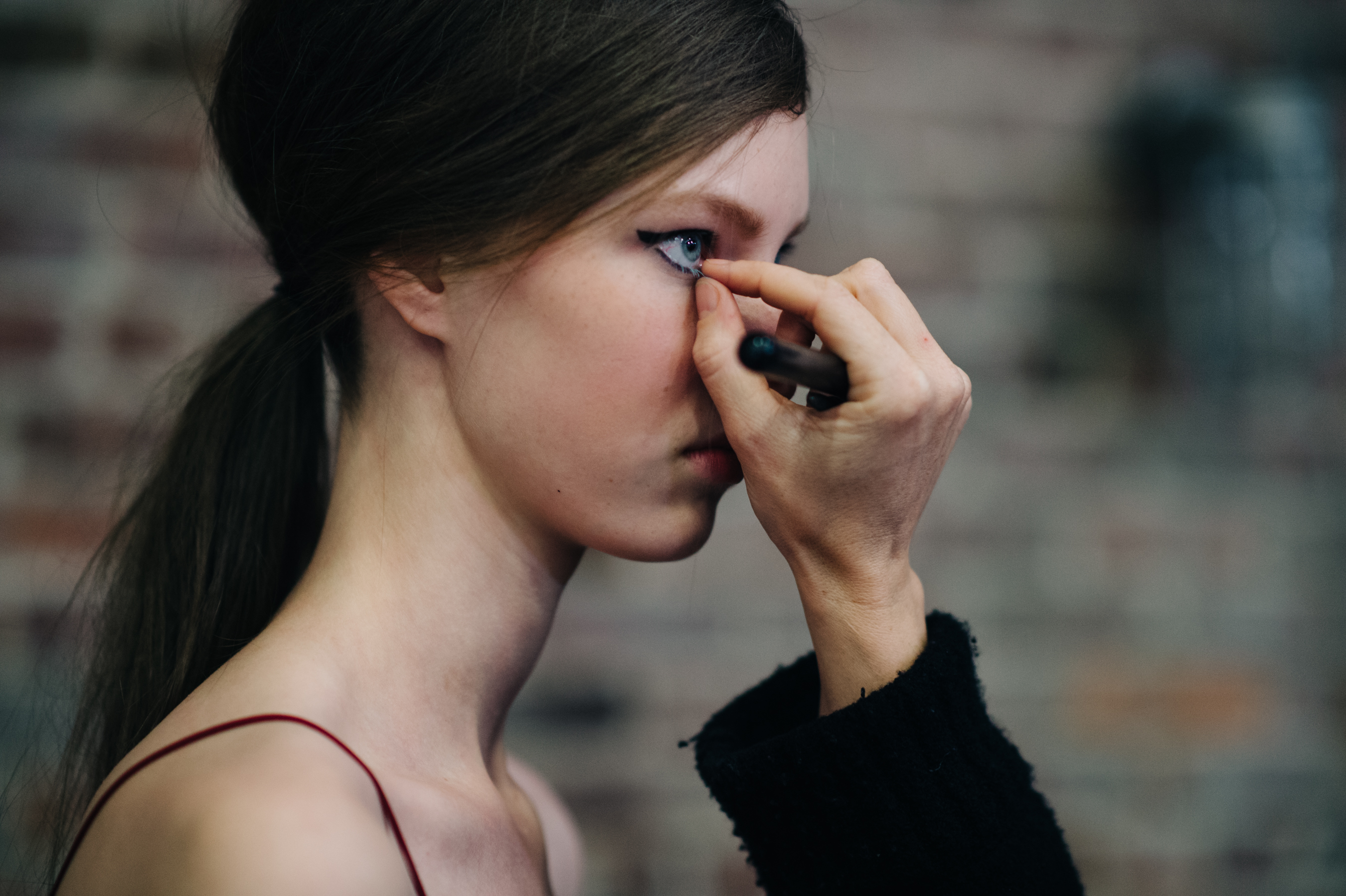 Model make up before show