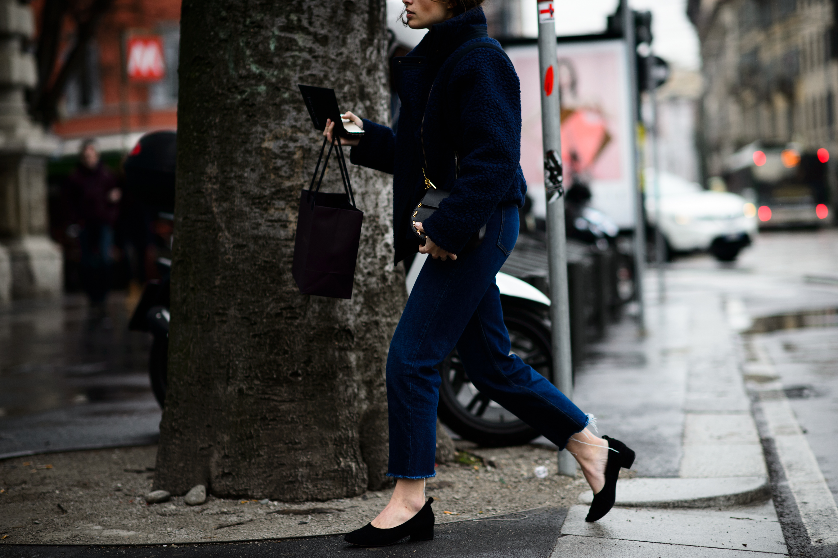 Woman wearing jeans and blazer