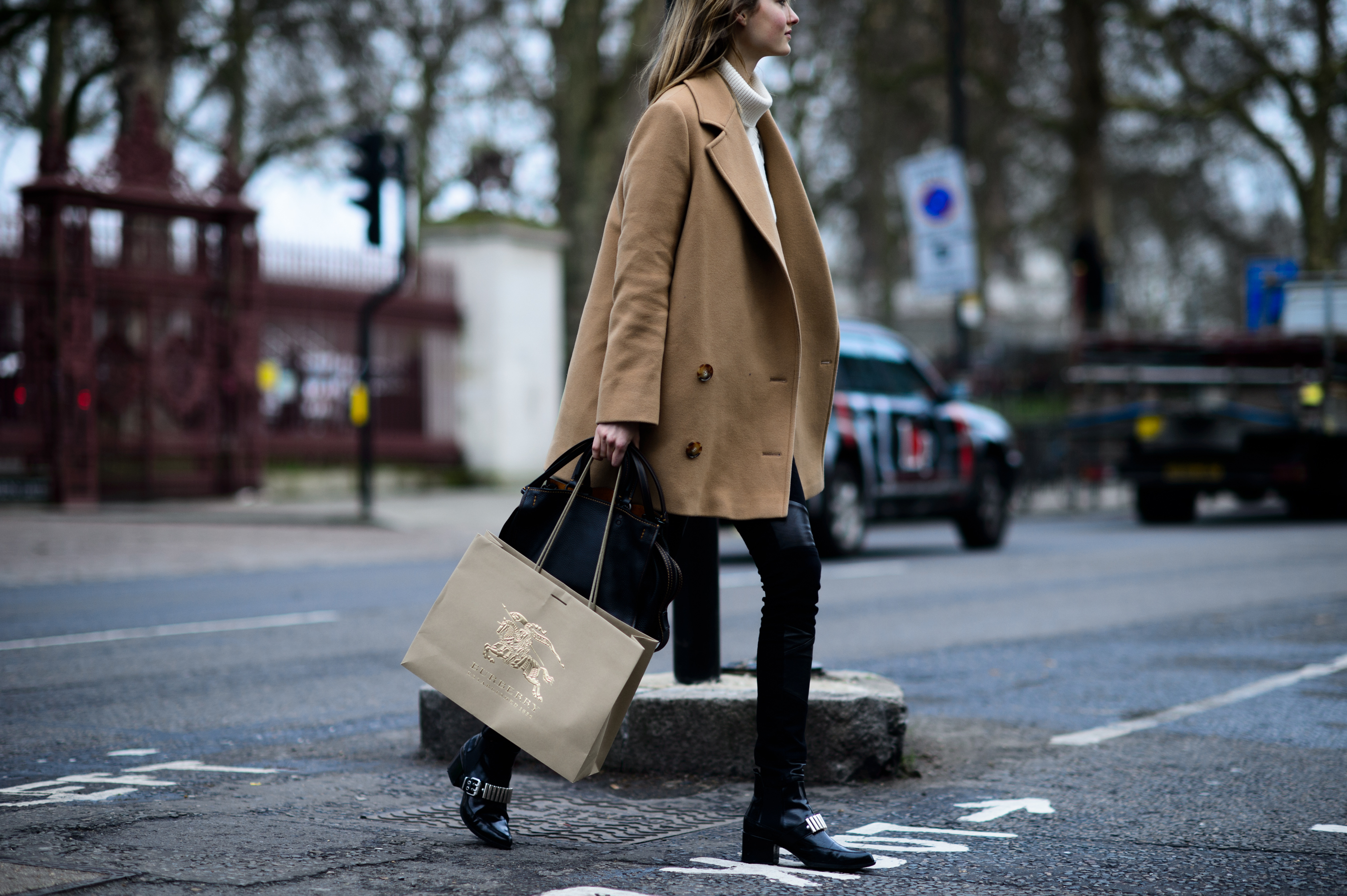 Dutch model wearing beige after Burberry